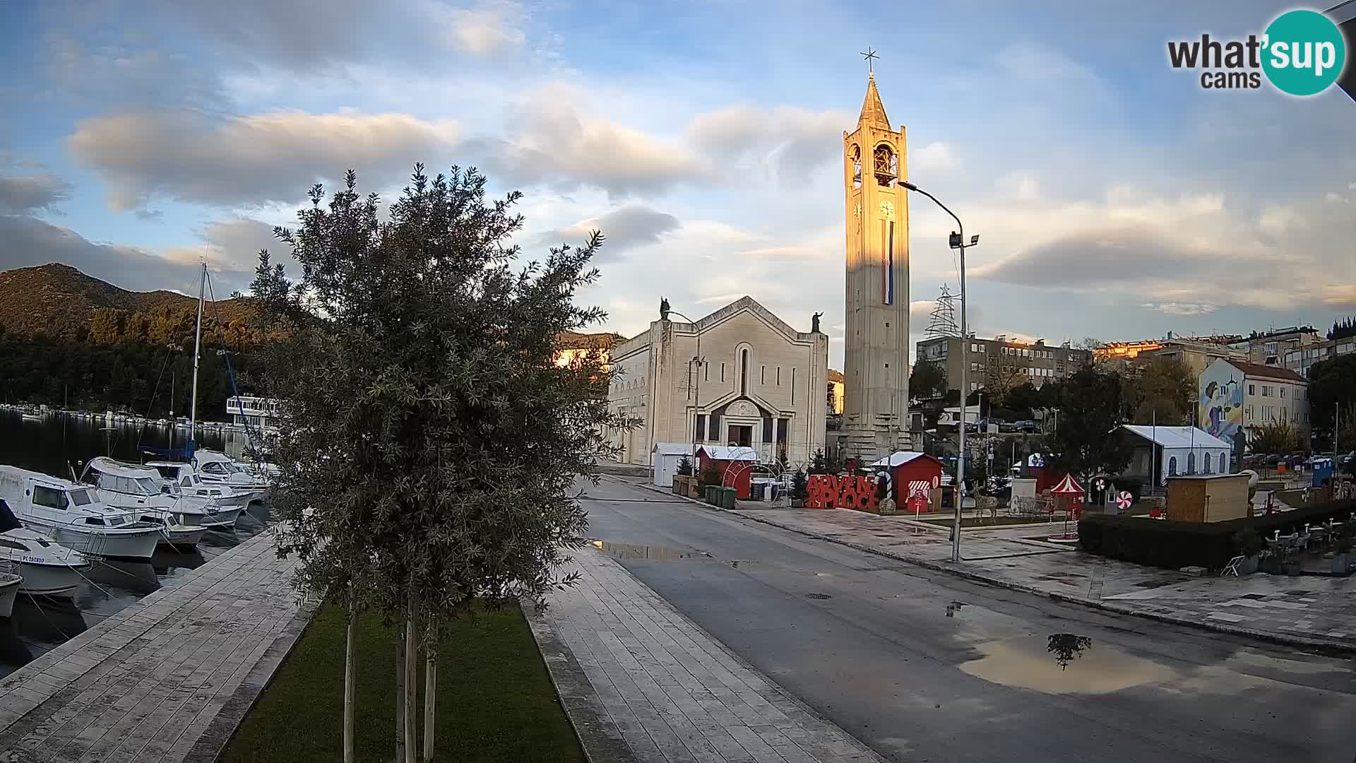 Webcam Ploče | Fesselnde Ausblicke auf Riva und die Kathedrale