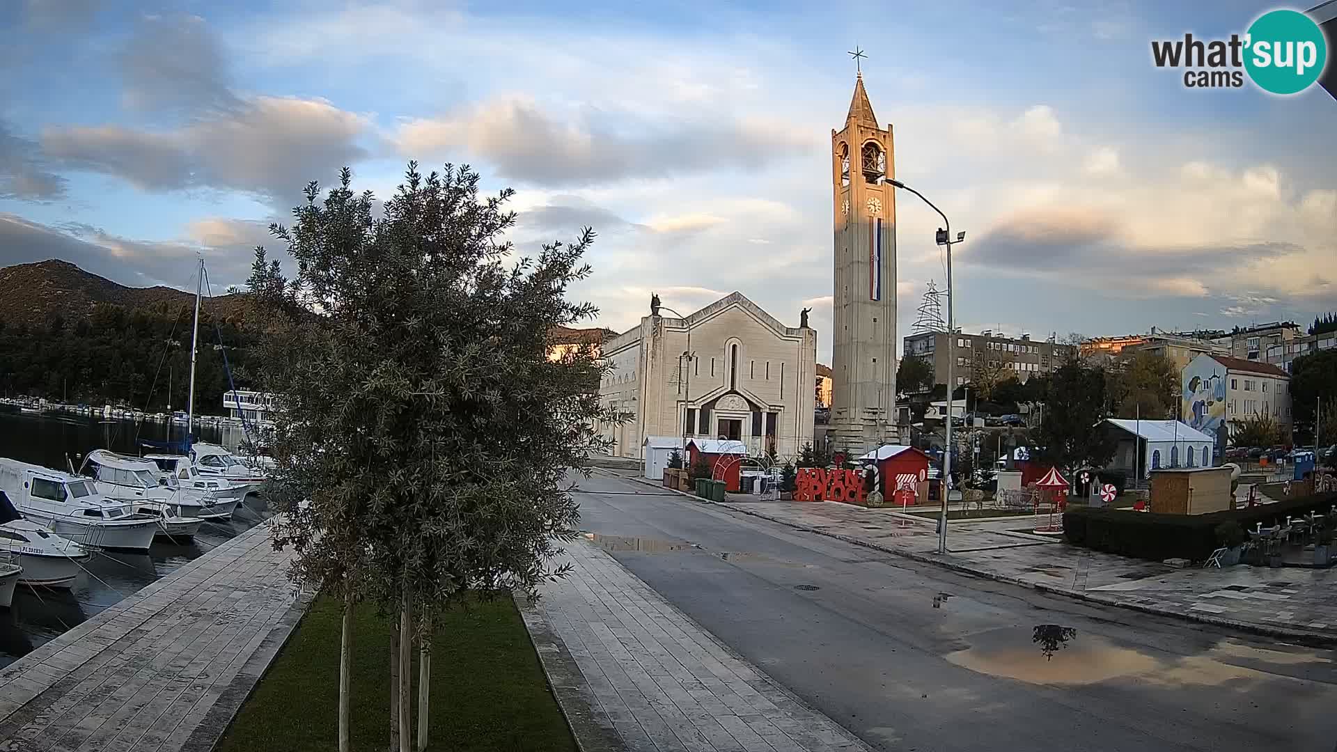 Ploče Cámara web | Vistas cautivadoras de Riva y la Catedral