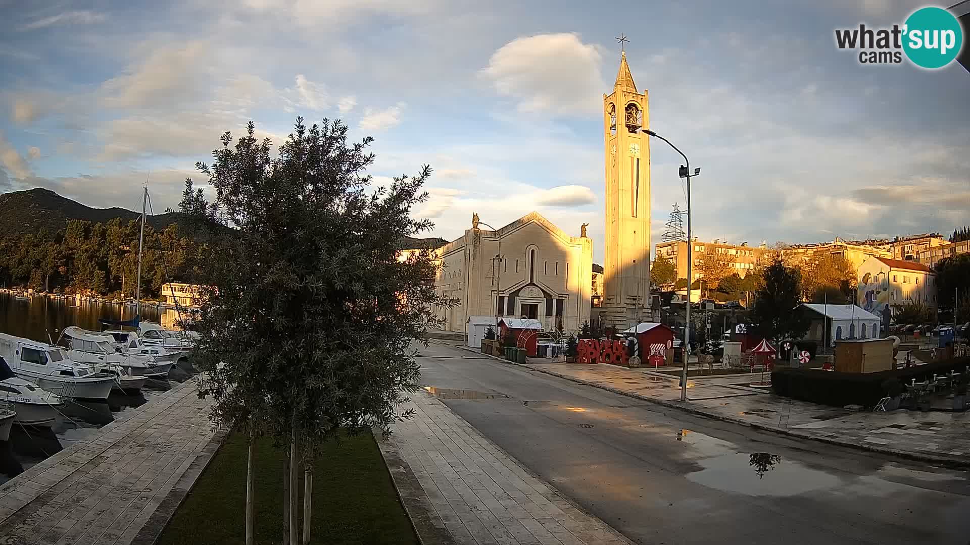 Webcam Ploče | Fesselnde Ausblicke auf Riva und die Kathedrale