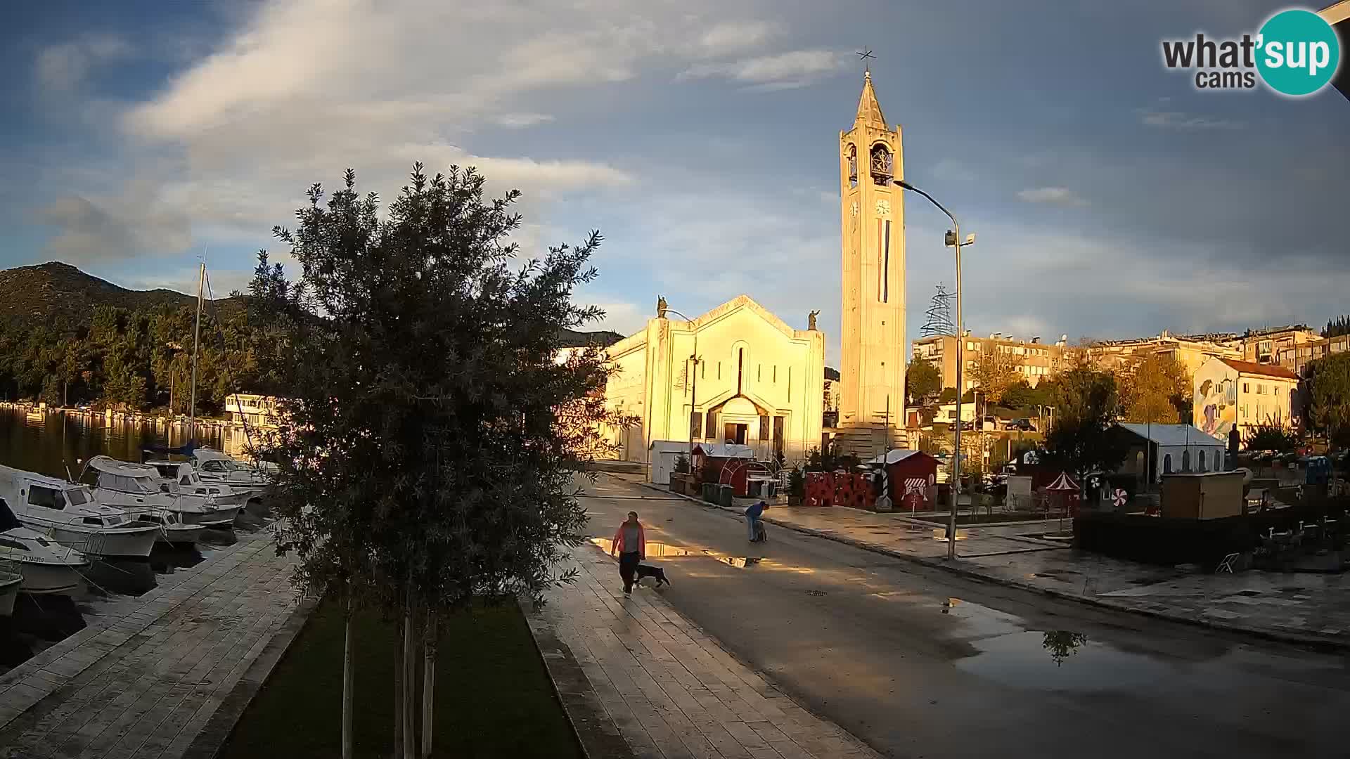 Ploče Cámara web | Vistas cautivadoras de Riva y la Catedral