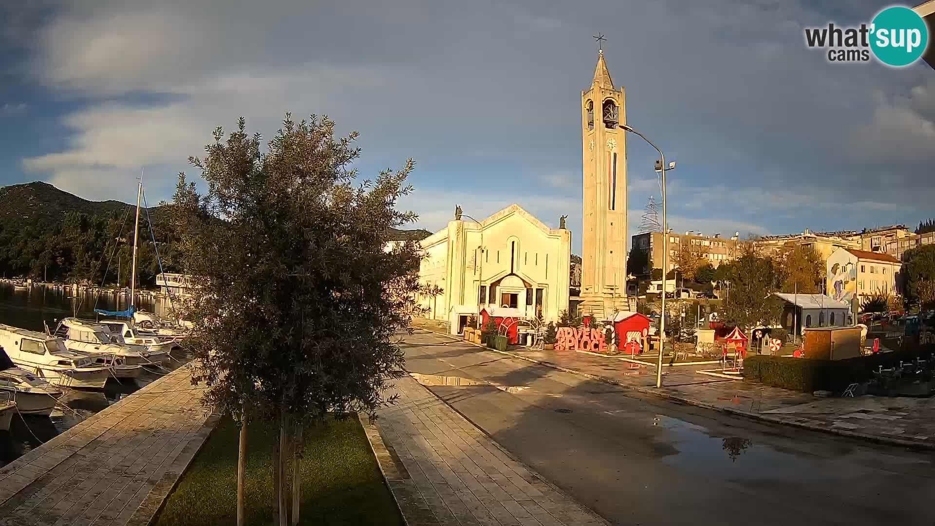 Webcam Ploče | Fesselnde Ausblicke auf Riva und die Kathedrale