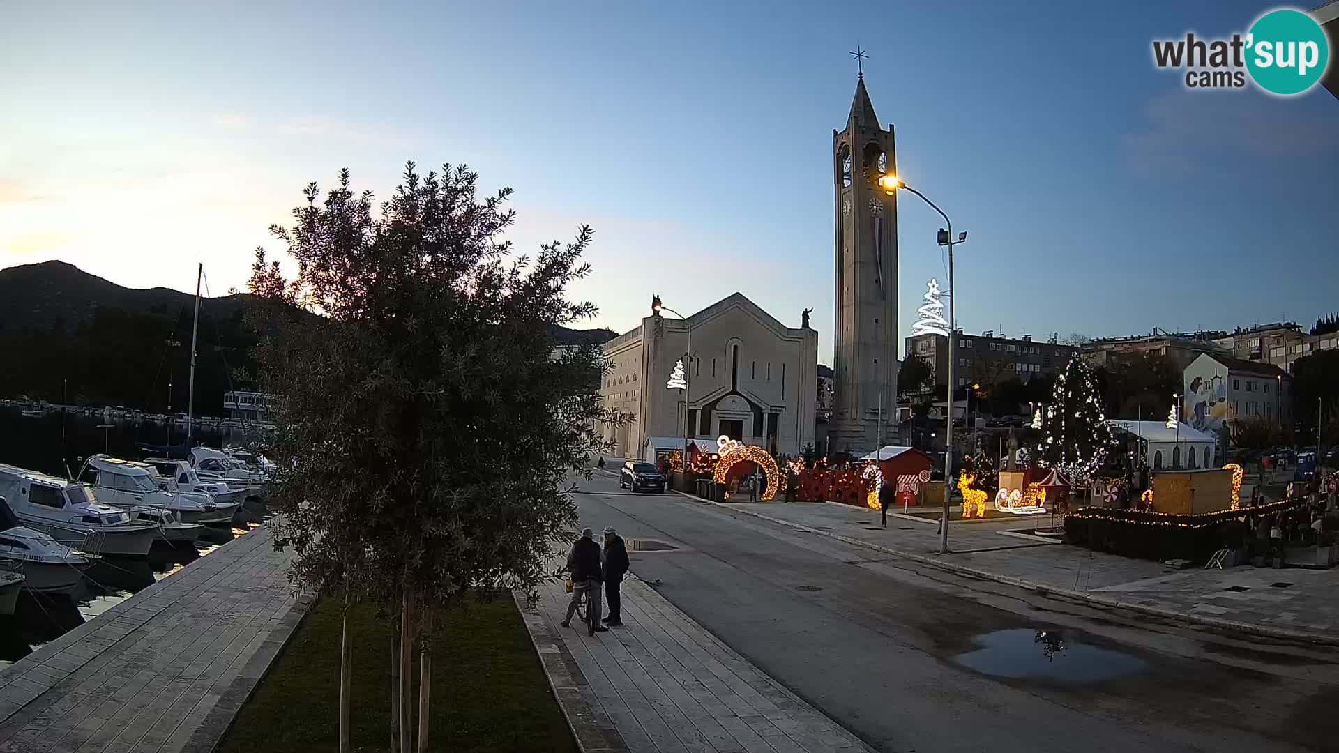 Ploče Webcam | Captivating Views of Riva and the Cathedral