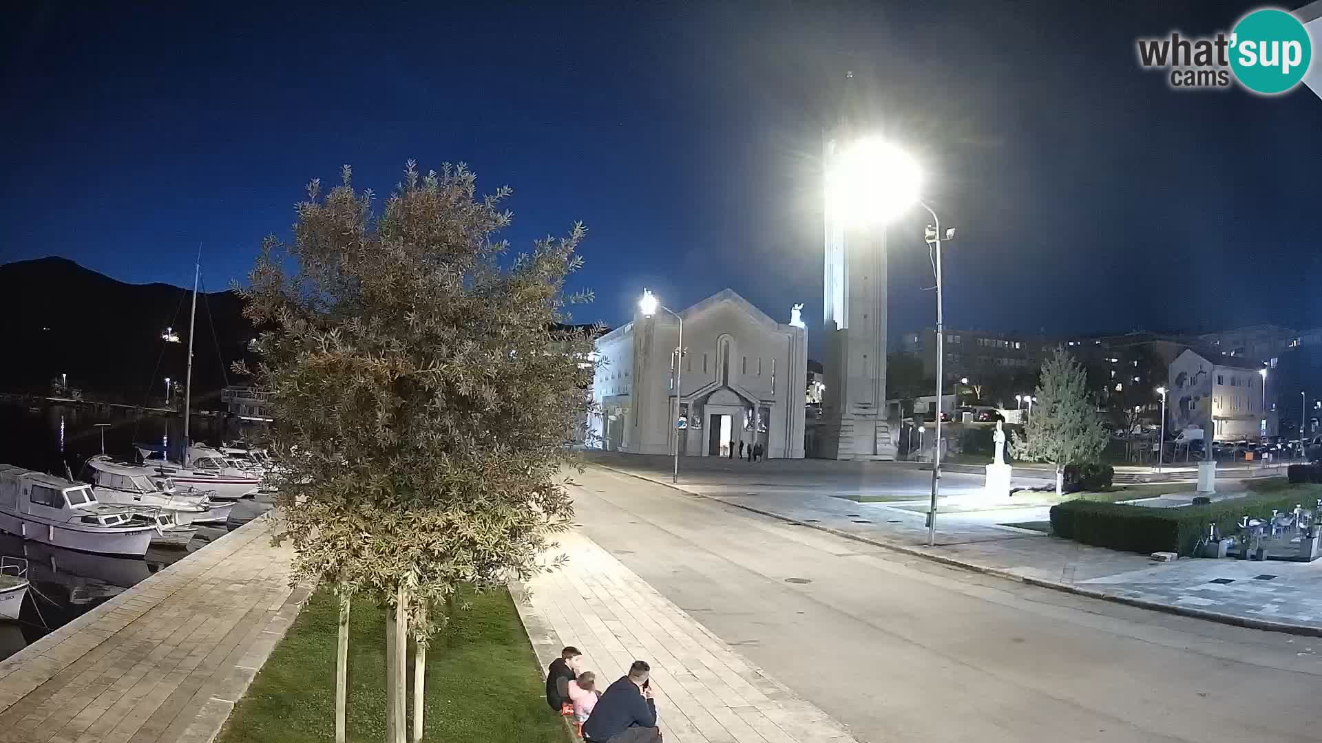 Ploče Webcam | Captivating Views of Riva and the Cathedral