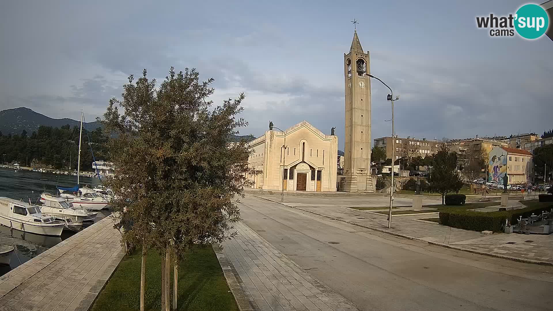 Spletna kamera Ploče | Osupljiv pogled na Rivo in katedralo