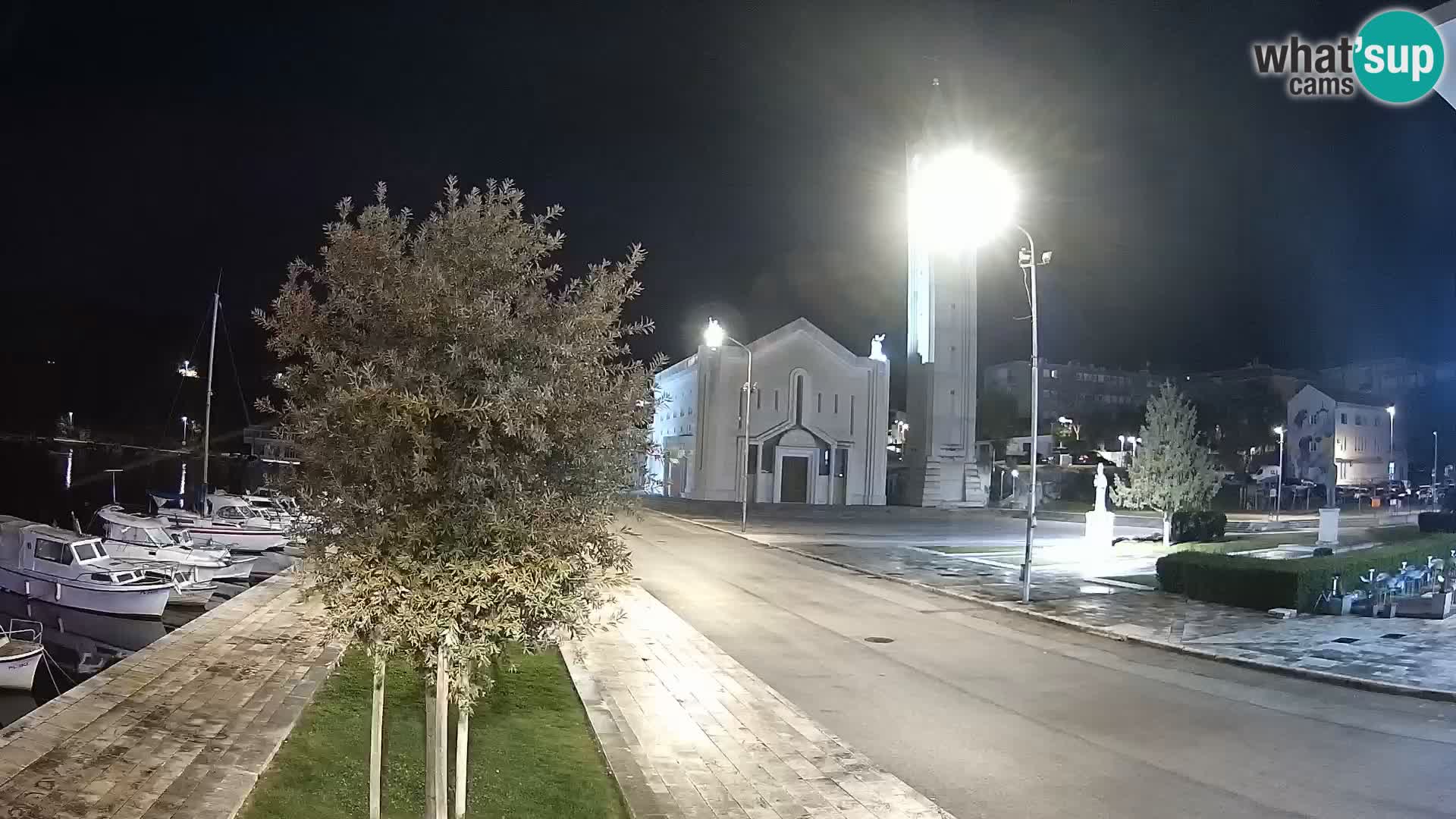 Ploče Webcam | Captivating Views of Riva and the Cathedral