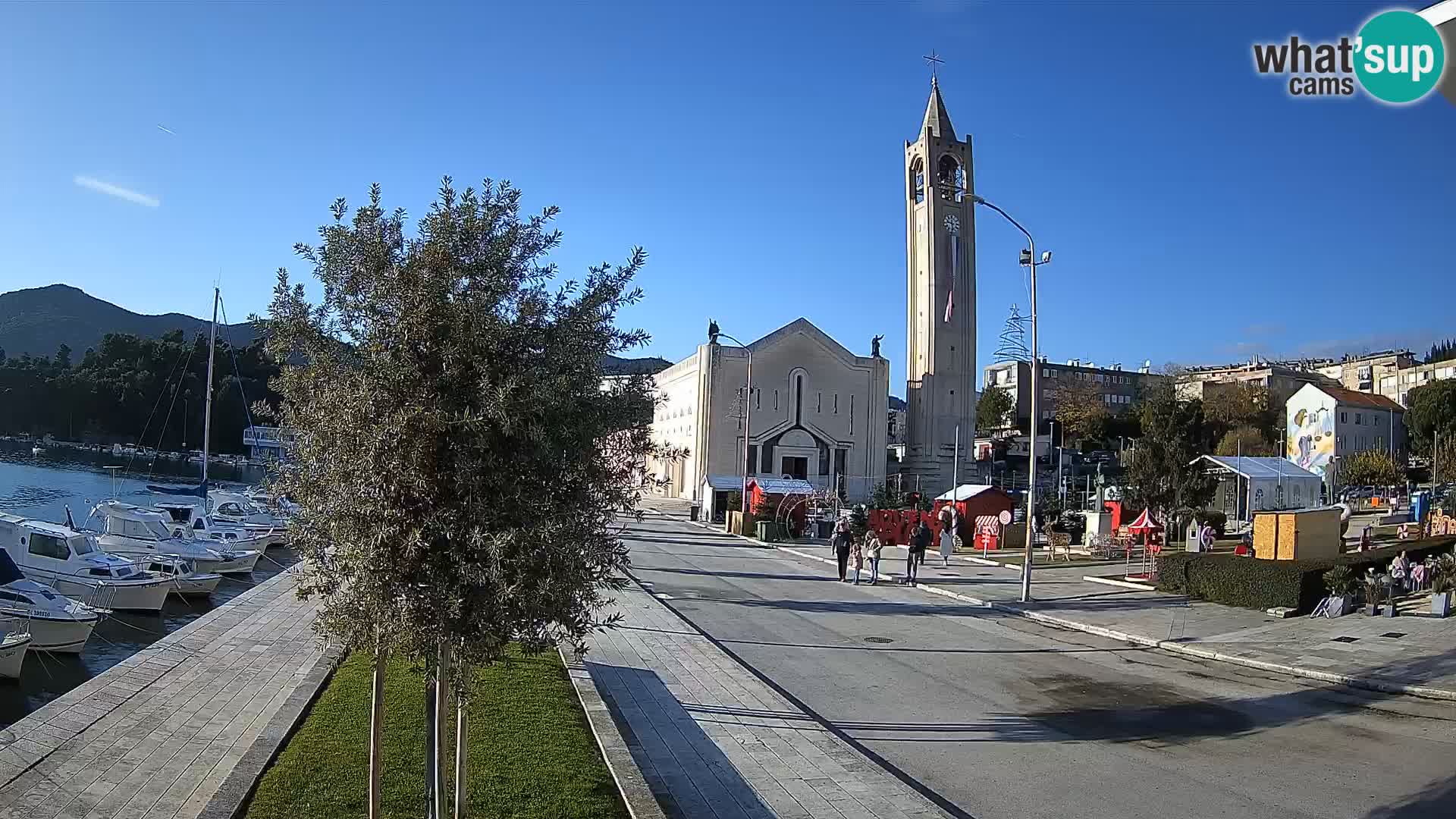 Ploče Webcam | Captivating Views of Riva and the Cathedral