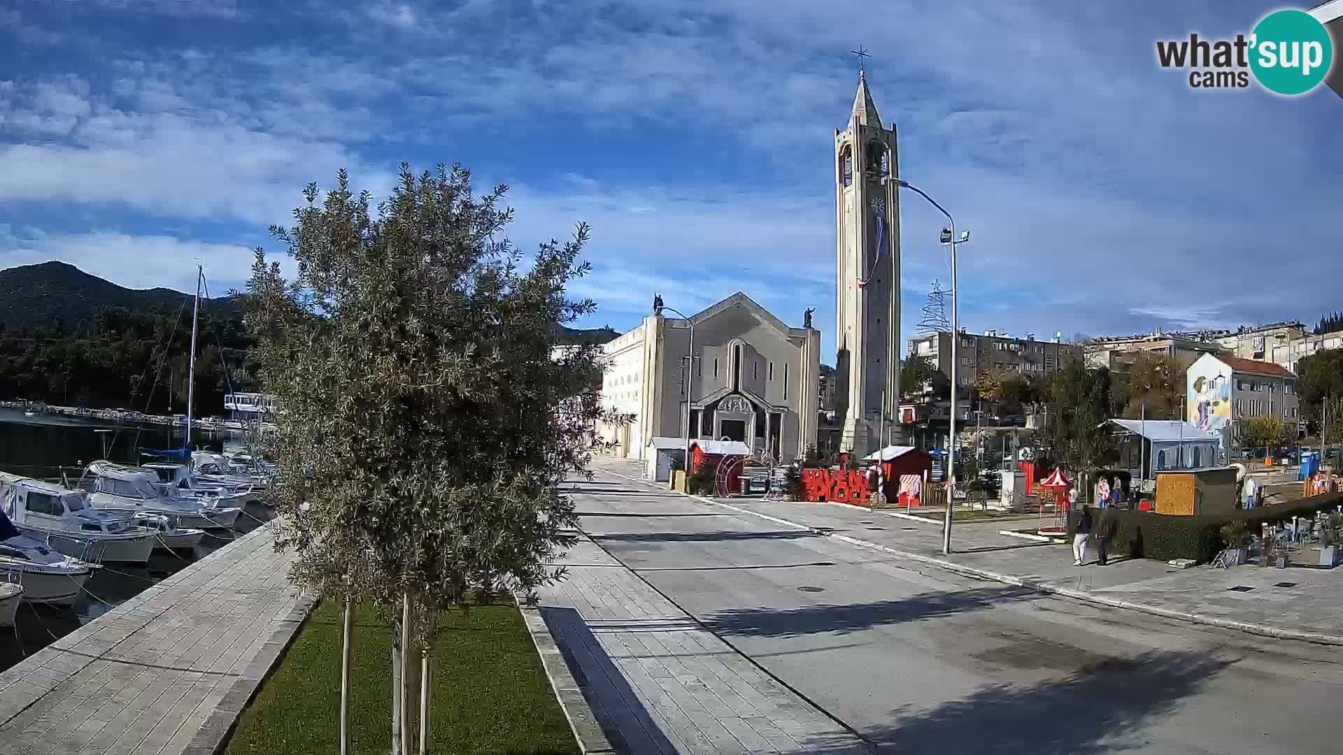 Ploče Webcam | Captivating Views of Riva and the Cathedral