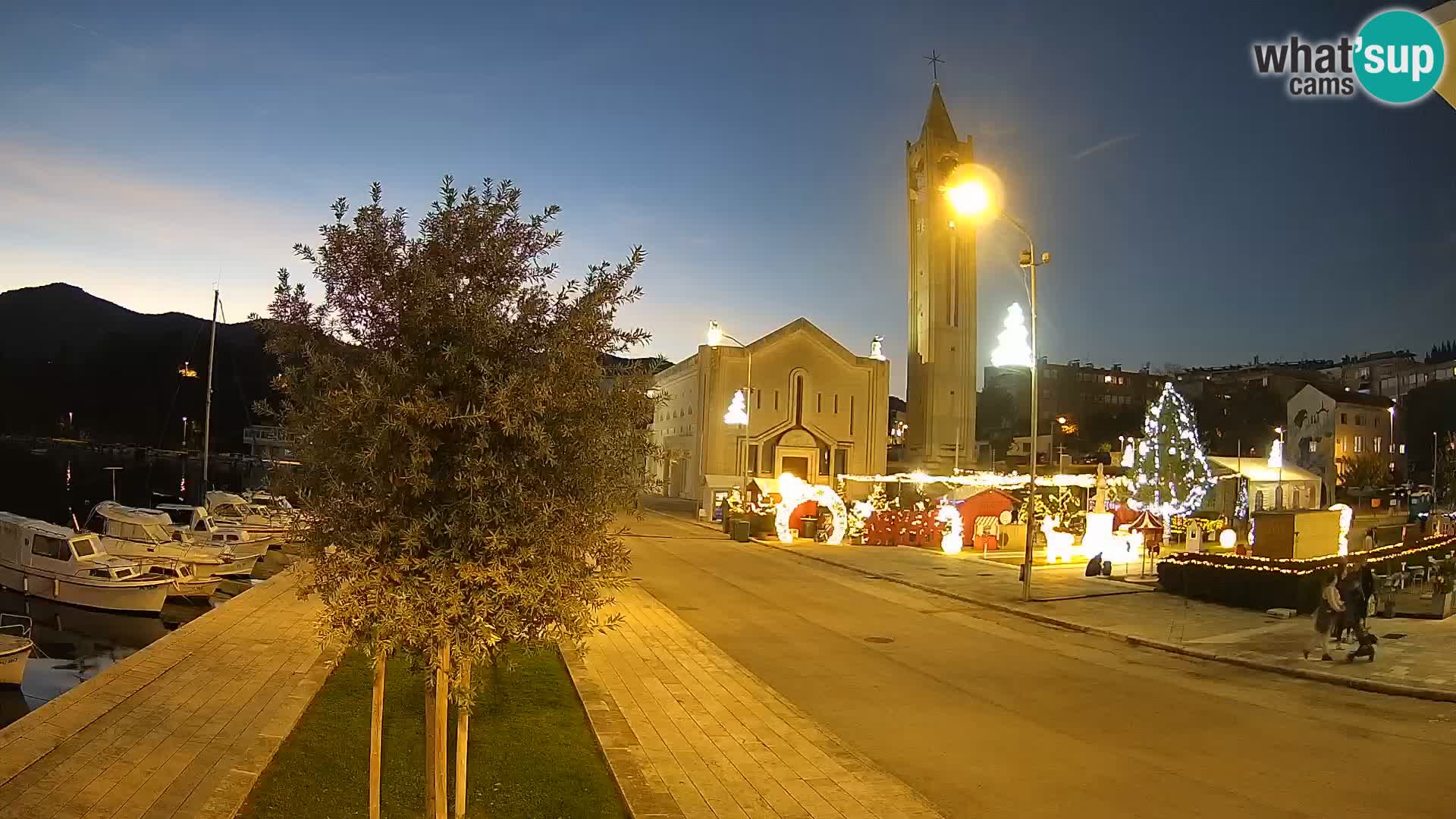 Ploče Cámara web | Vistas cautivadoras de Riva y la Catedral