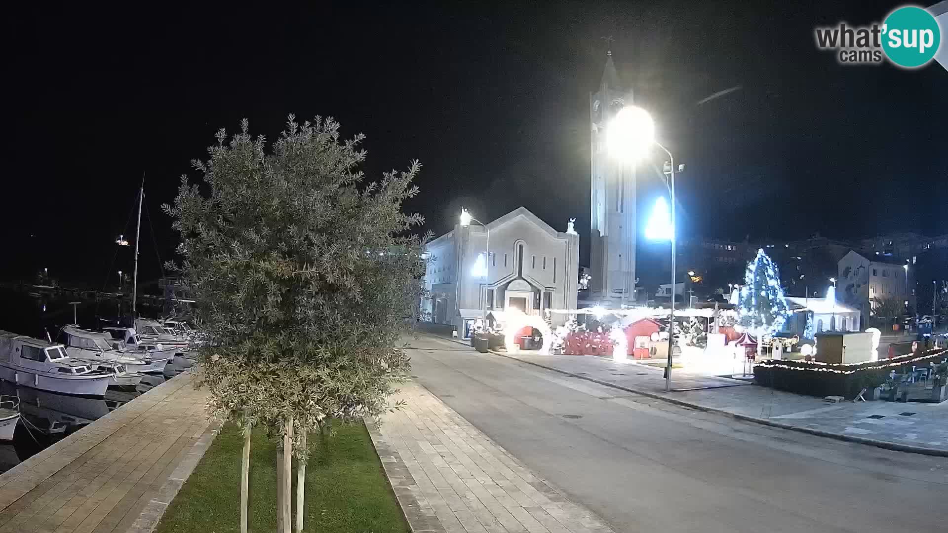 Ploče Webcam | Captivating Views of Riva and the Cathedral