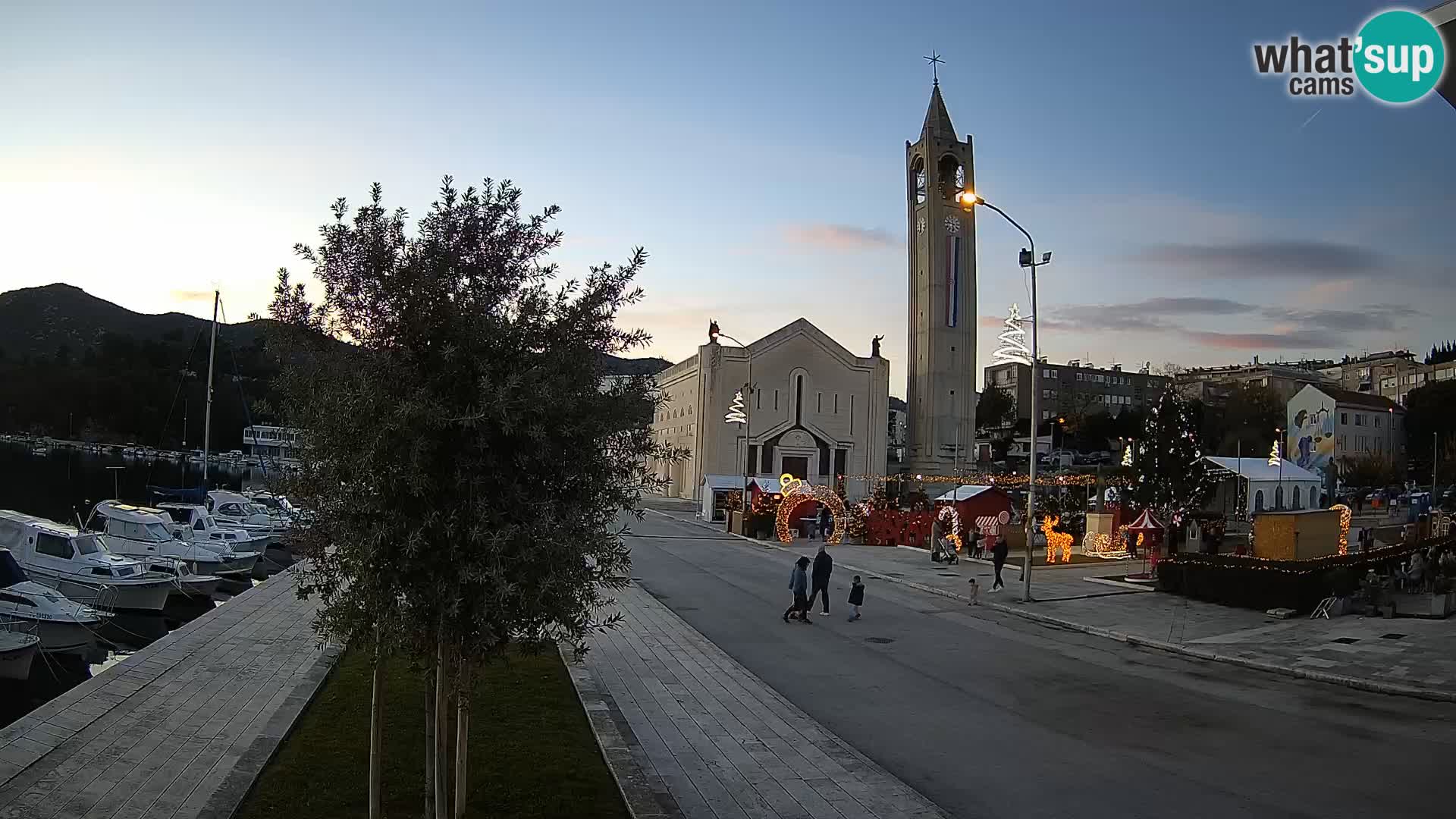 Spletna kamera Ploče | Osupljiv pogled na Rivo in katedralo