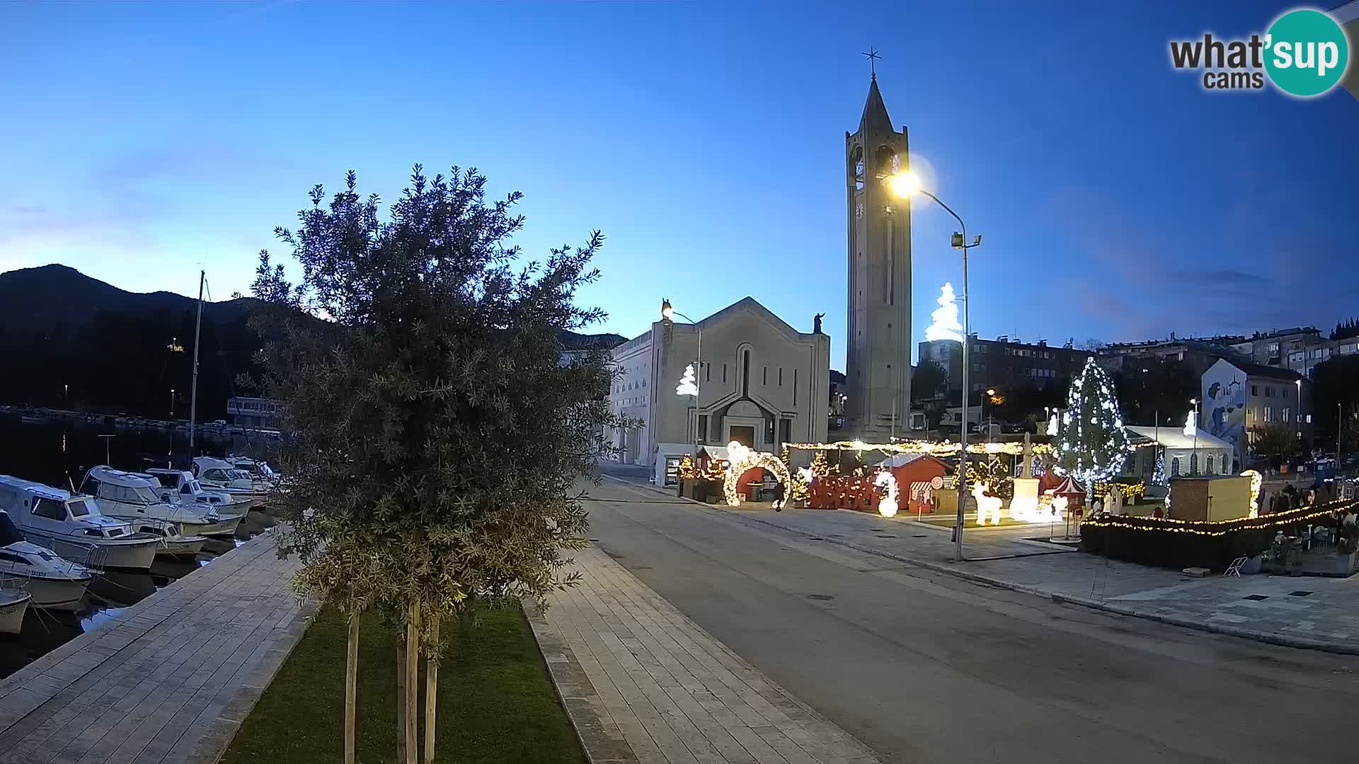 Spletna kamera Ploče | Osupljiv pogled na Rivo in katedralo