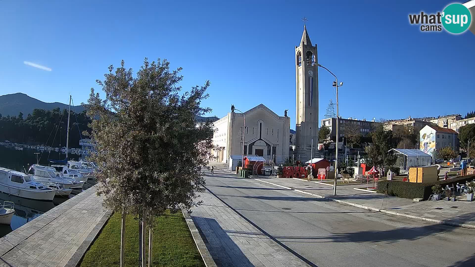 Ploče Webcam | Captivating Views of Riva and the Cathedral