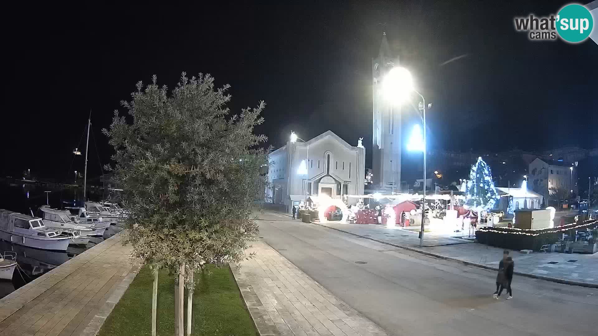 Ploče Webcam | Captivating Views of Riva and the Cathedral