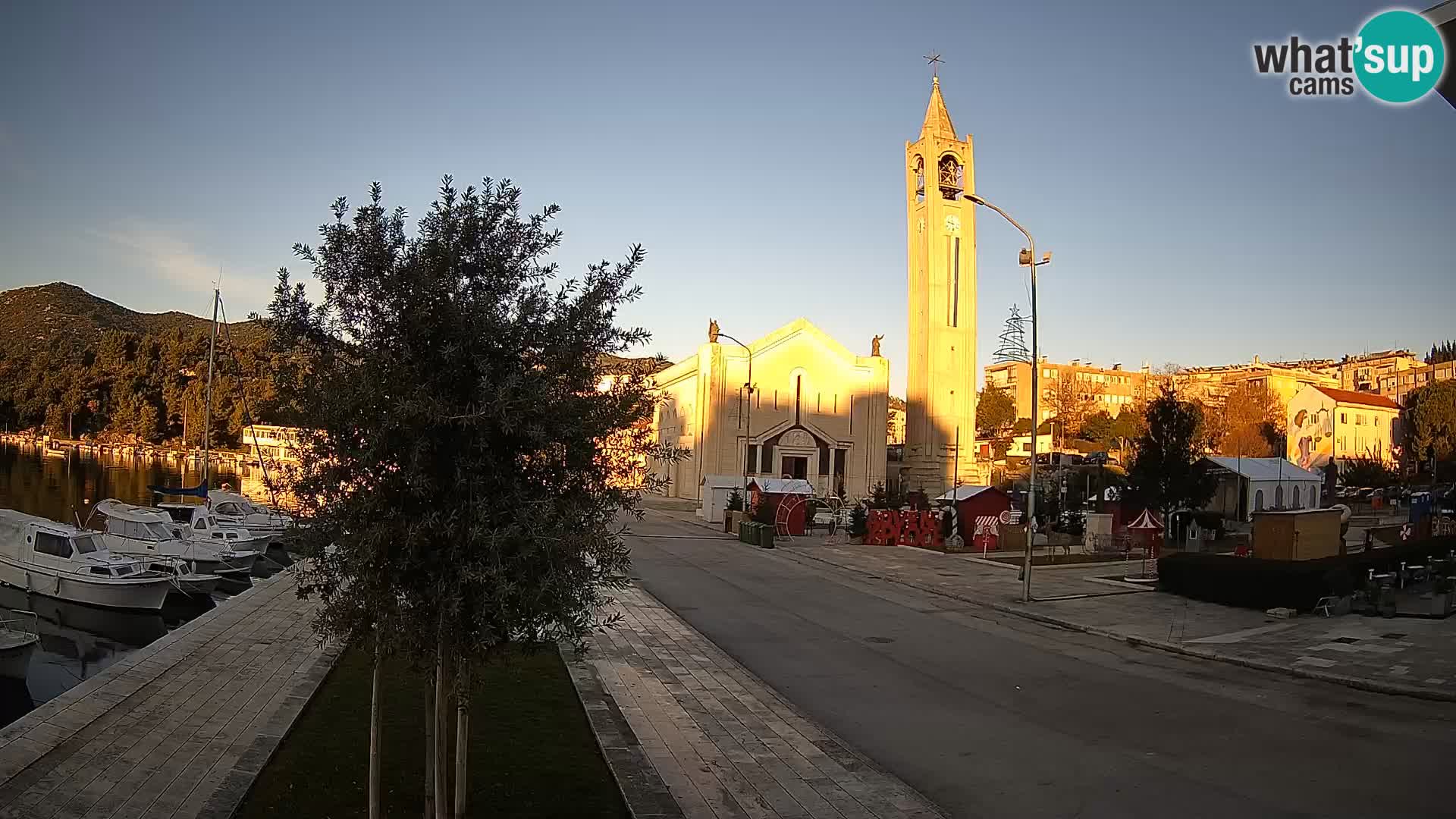 Spletna kamera Ploče | Osupljiv pogled na Rivo in katedralo