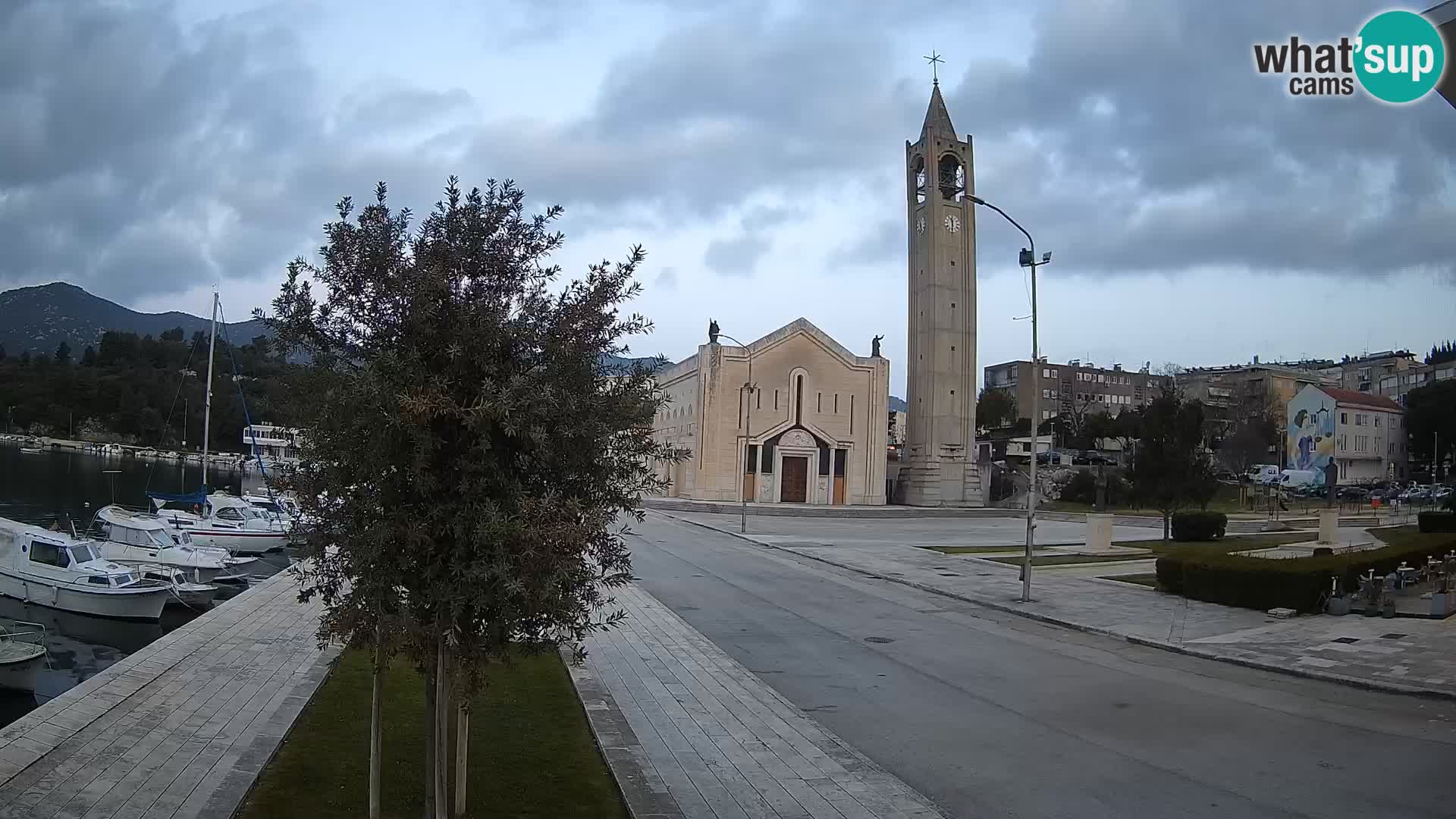 Ploče Webcam | Captivating Views of Riva and the Cathedral