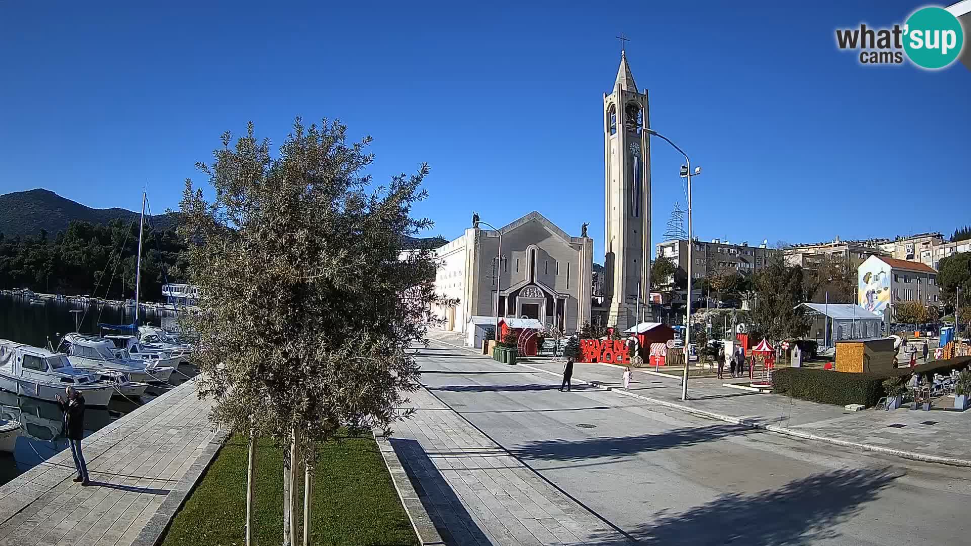 Ploče Webcam | Captivating Views of Riva and the Cathedral
