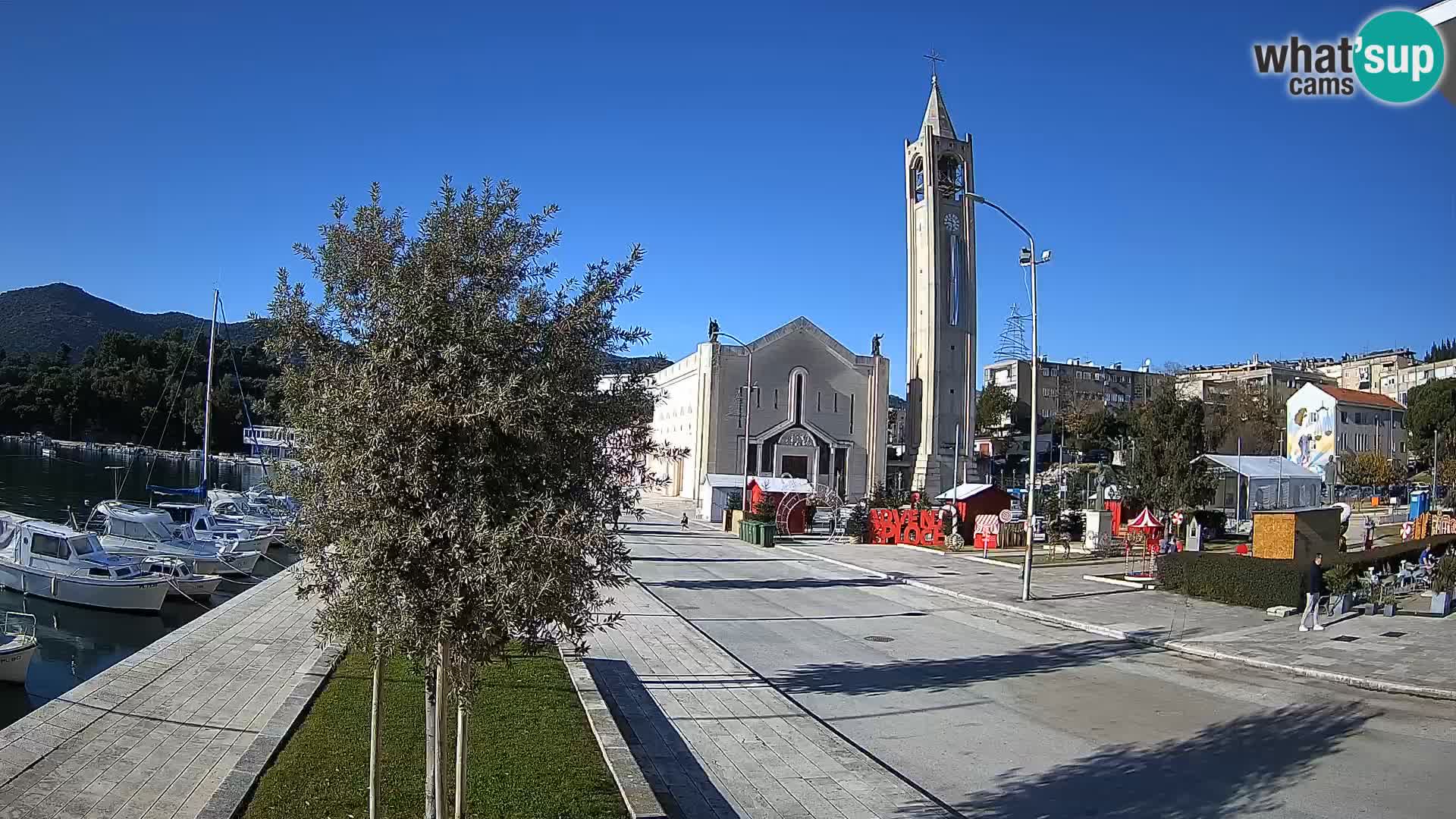 Ploče Webcam | Captivating Views of Riva and the Cathedral