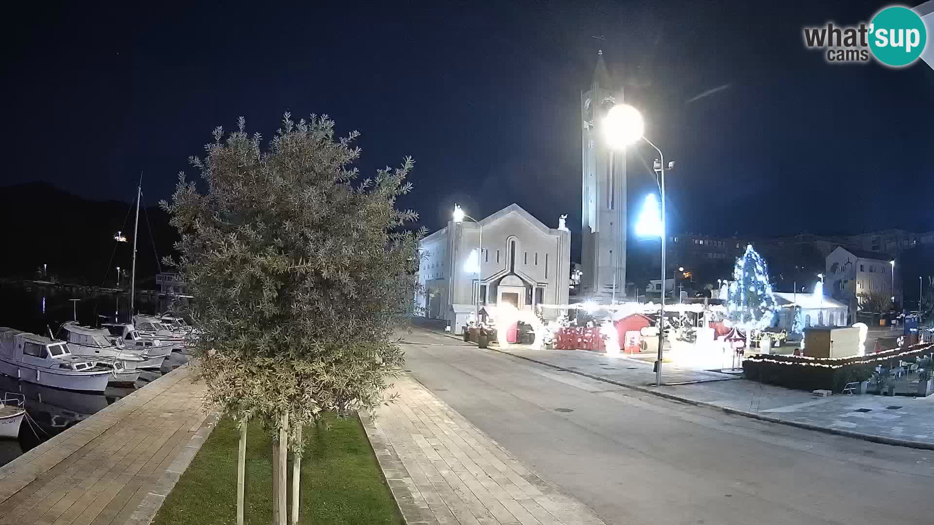 Ploče Webcam | Captivating Views of Riva and the Cathedral