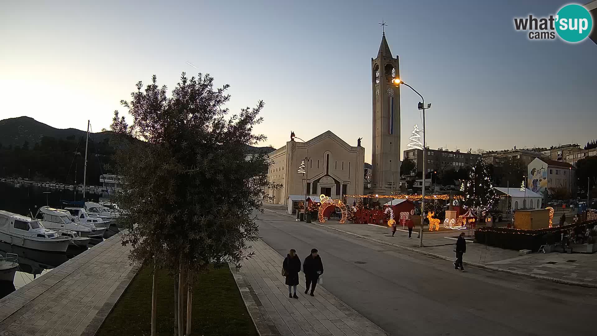 Ploče Cámara web | Vistas cautivadoras de Riva y la Catedral