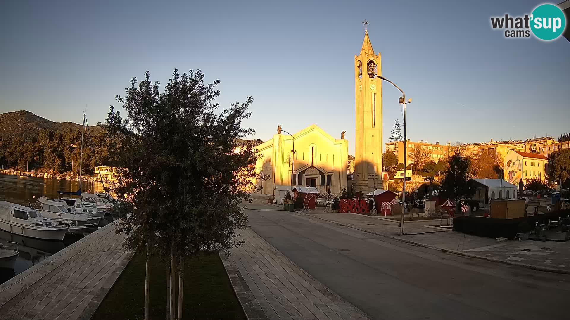 Webcam Ploče | Fesselnde Ausblicke auf Riva und die Kathedrale