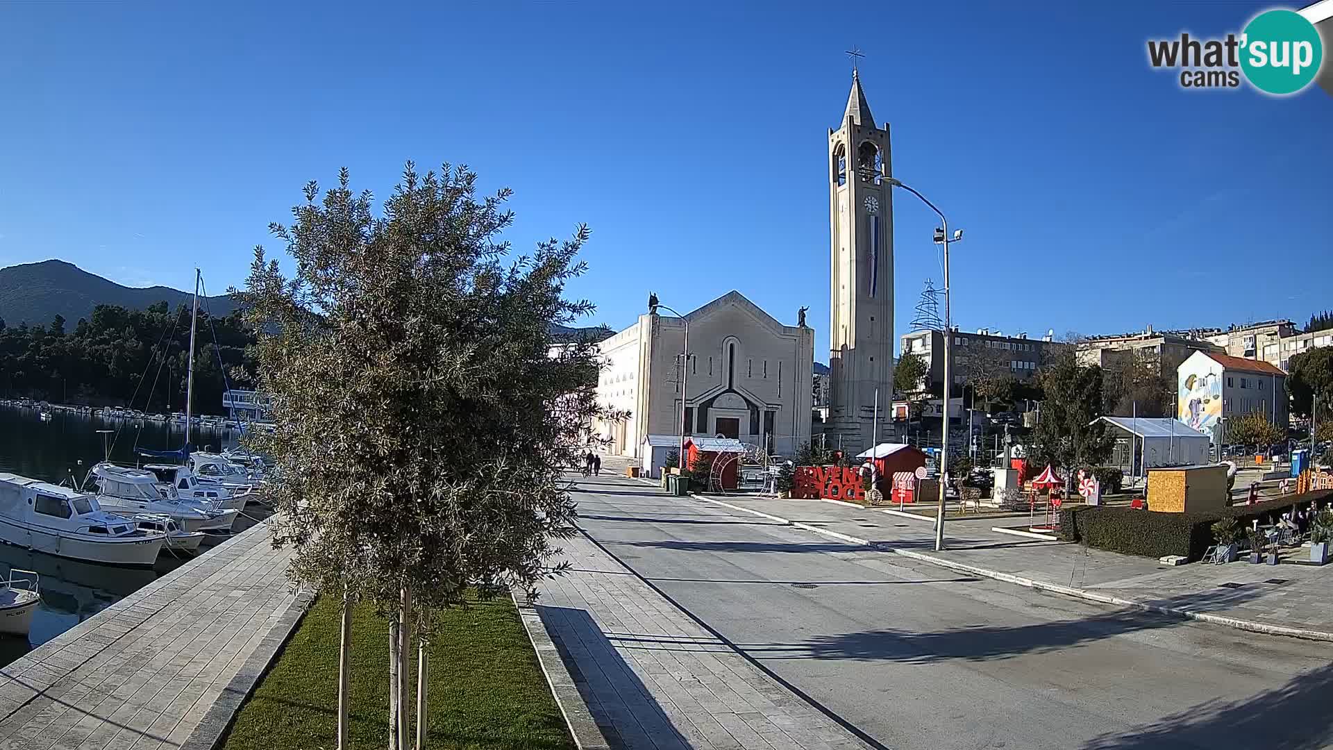 Ploče Webcam | Captivating Views of Riva and the Cathedral