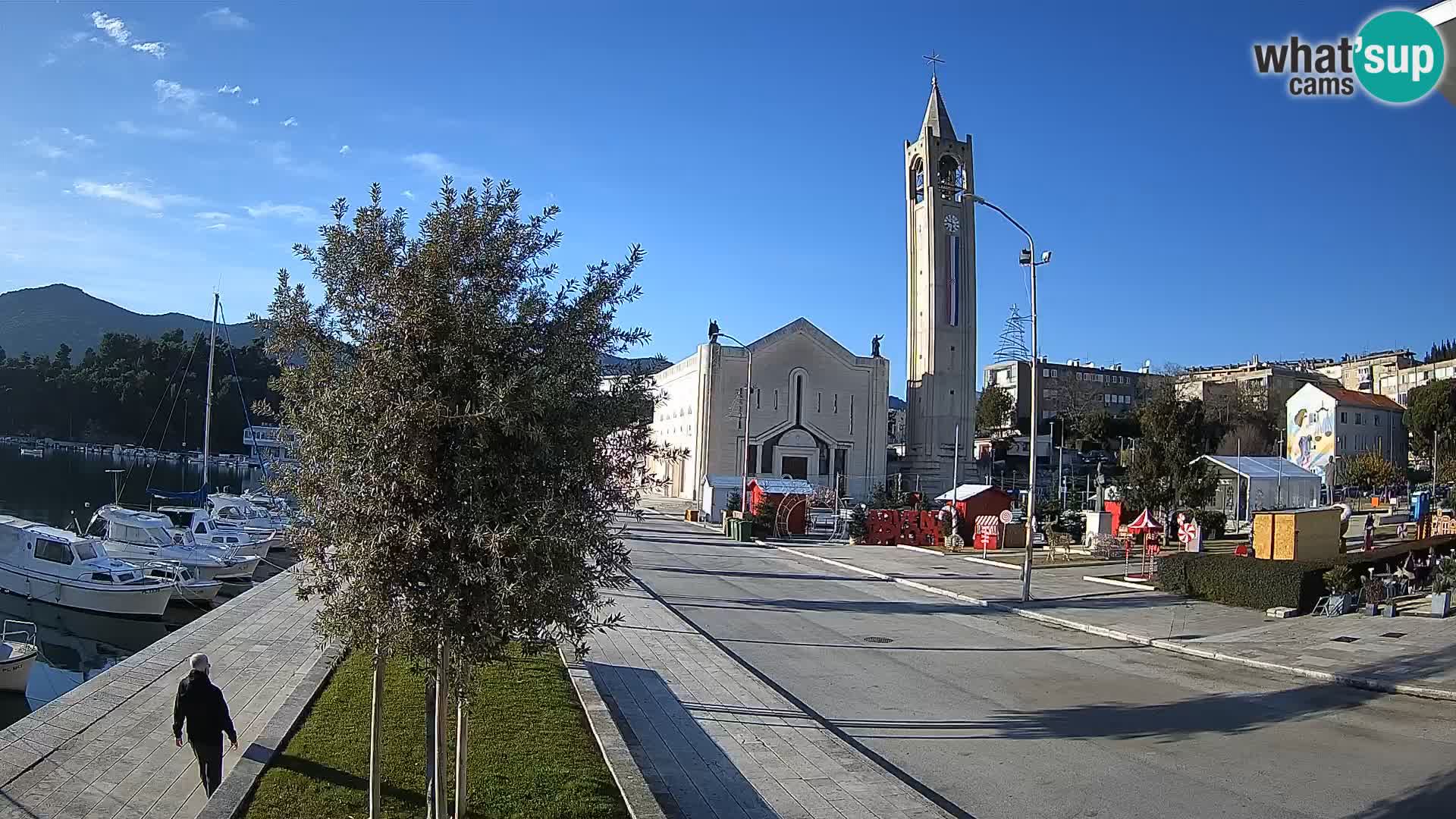 Ploče Webcam | Captivating Views of Riva and the Cathedral