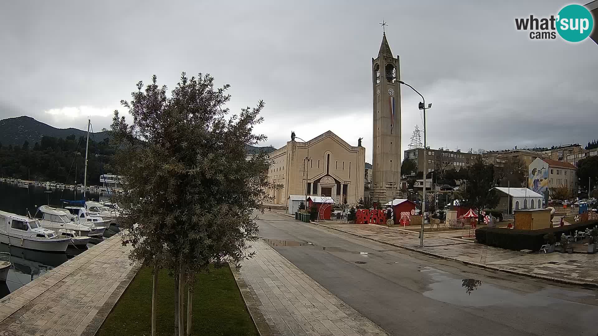 Ploče Webcam | Captivating Views of Riva and the Cathedral