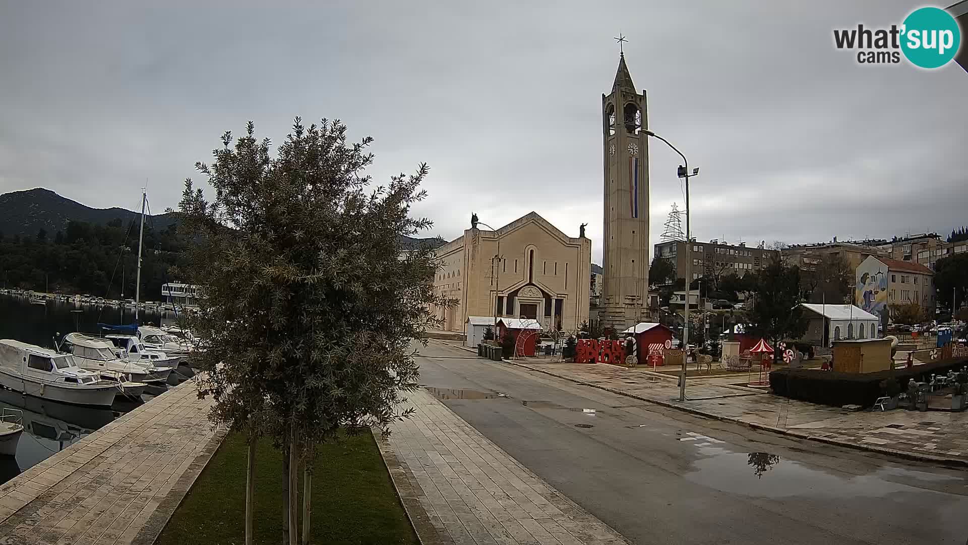 Ploče Webcam | Captivating Views of Riva and the Cathedral
