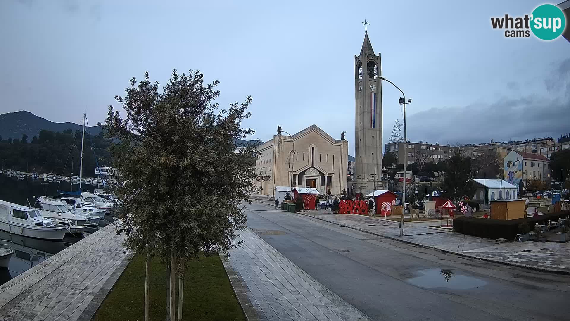 Spletna kamera Ploče | Osupljiv pogled na Rivo in katedralo