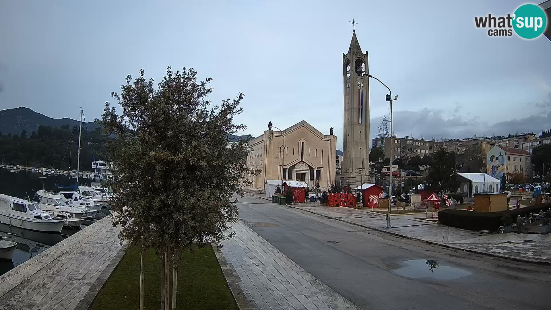 Ploče Webcam | Captivating Views of Riva and the Cathedral