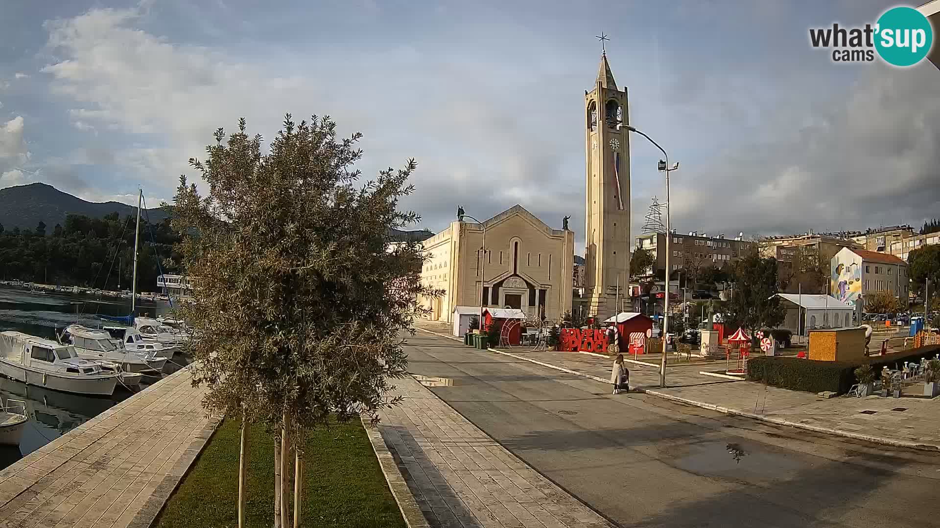 Ploče Webcam | Captivating Views of Riva and the Cathedral