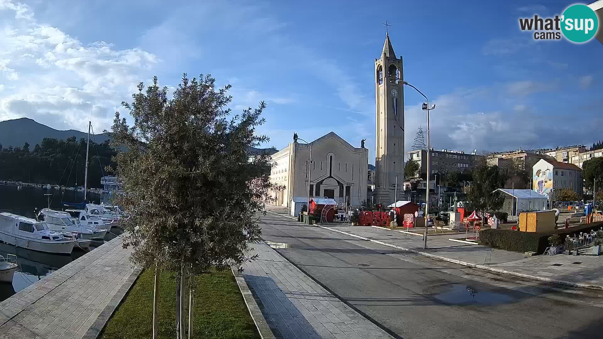 Ploče Webcam | Captivating Views of Riva and the Cathedral