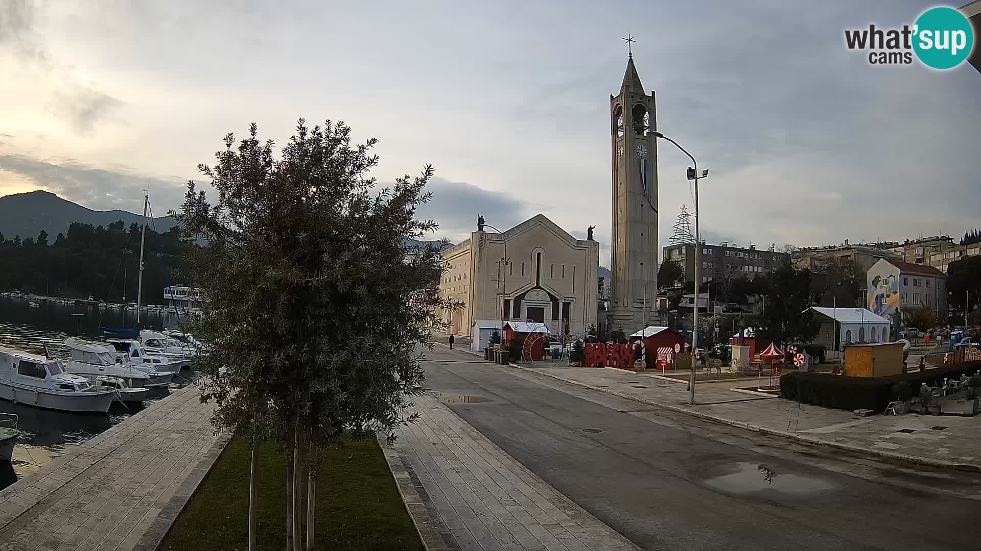 Ploče Cámara web | Vistas cautivadoras de Riva y la Catedral