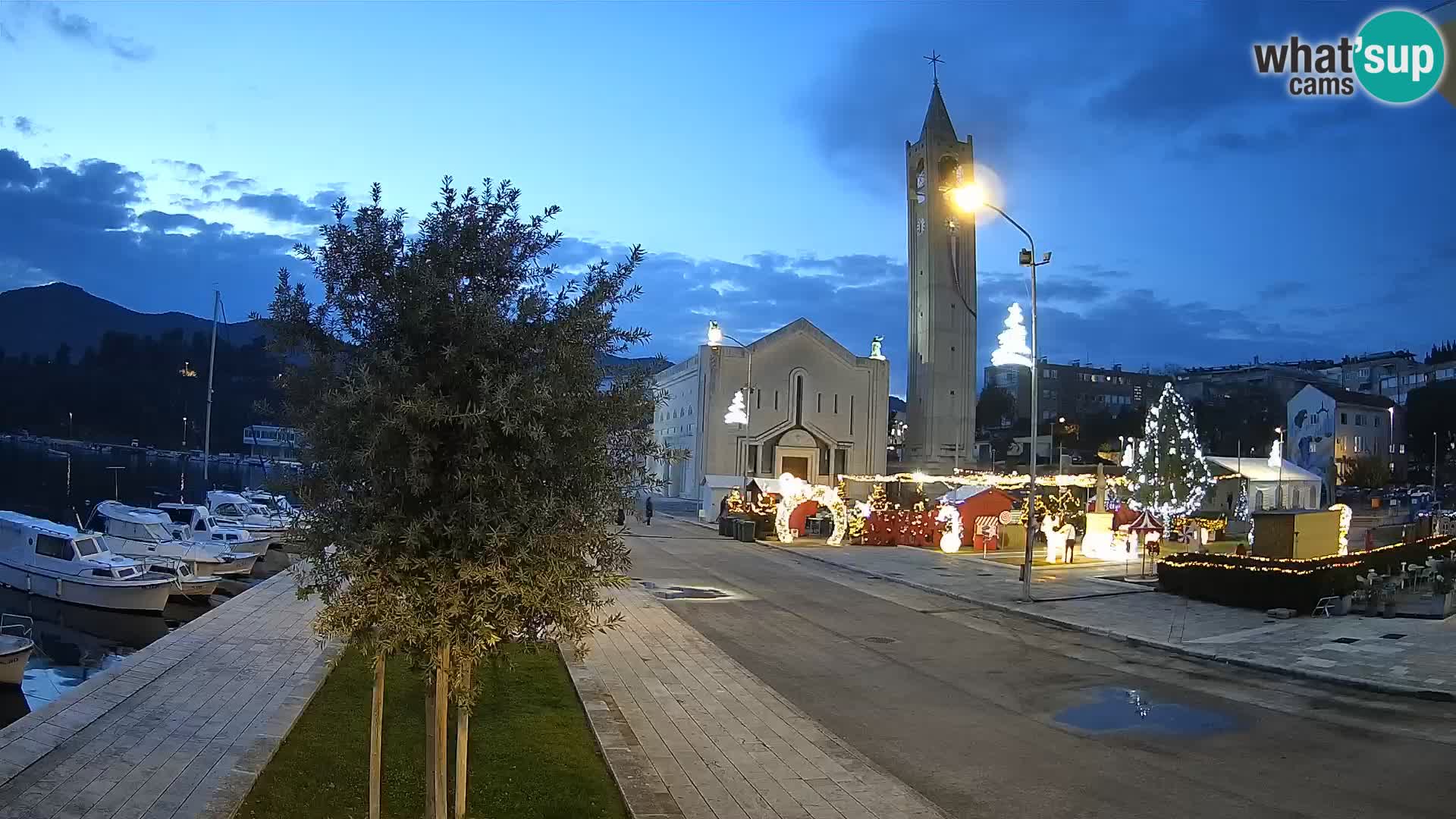Ploče Cámara web | Vistas cautivadoras de Riva y la Catedral