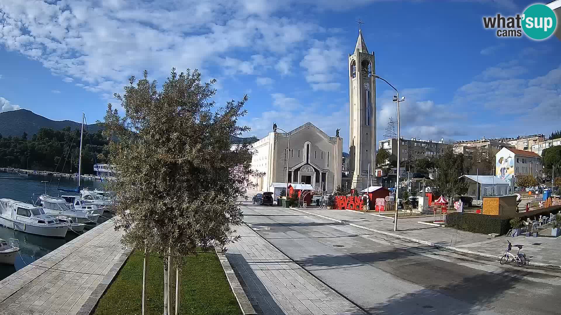 Ploče Webcam | Captivating Views of Riva and the Cathedral