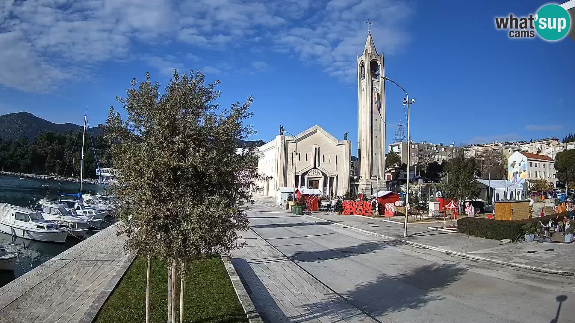 Ploče Webcam | Captivating Views of Riva and the Cathedral