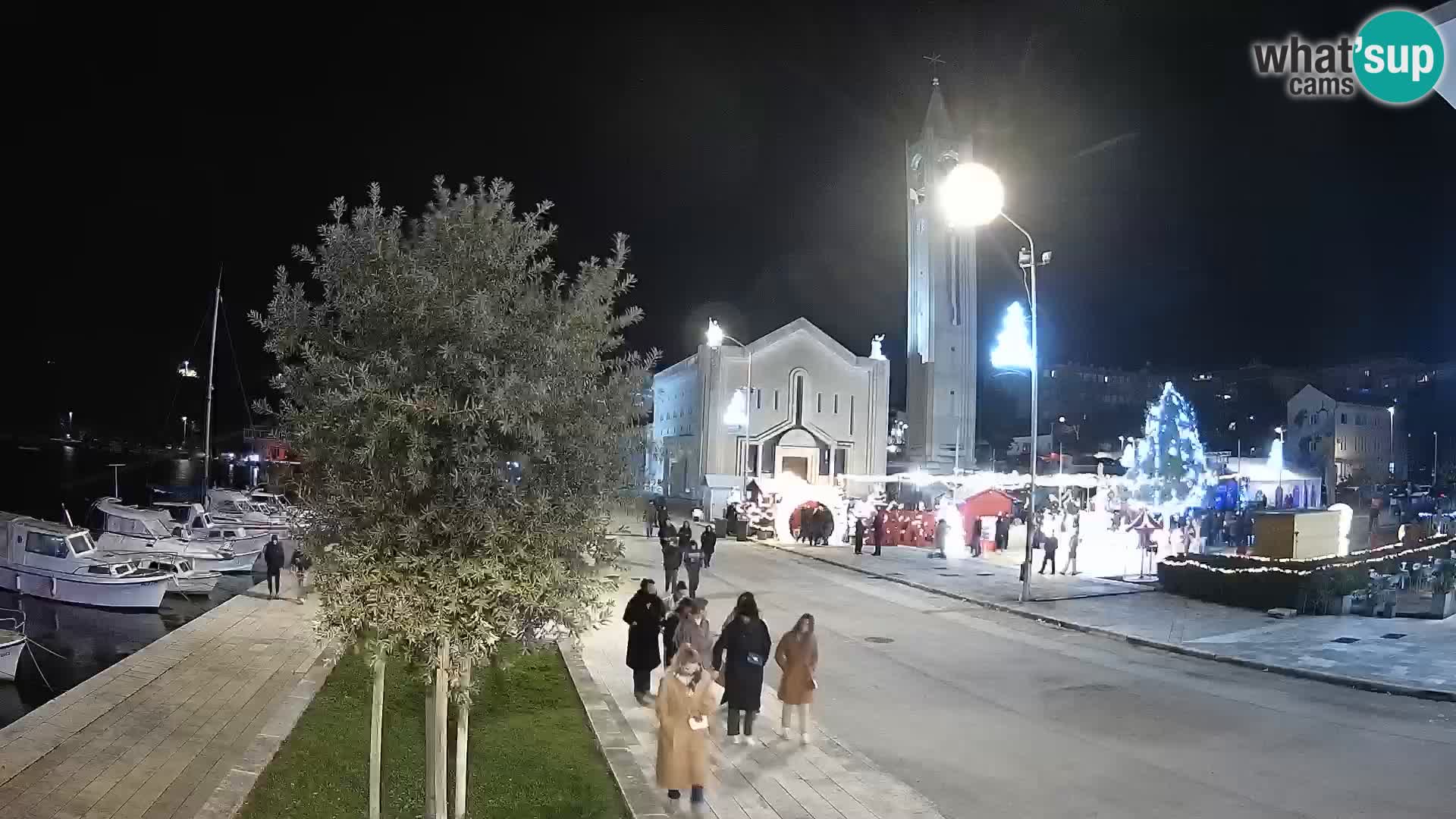 Ploče Webcam | Captivating Views of Riva and the Cathedral