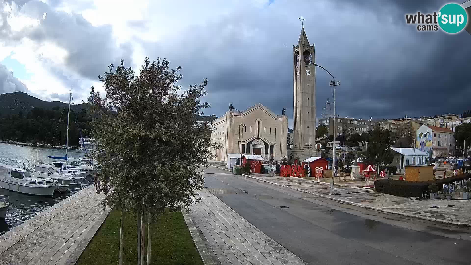 Ploče Webcam | Captivating Views of Riva and the Cathedral