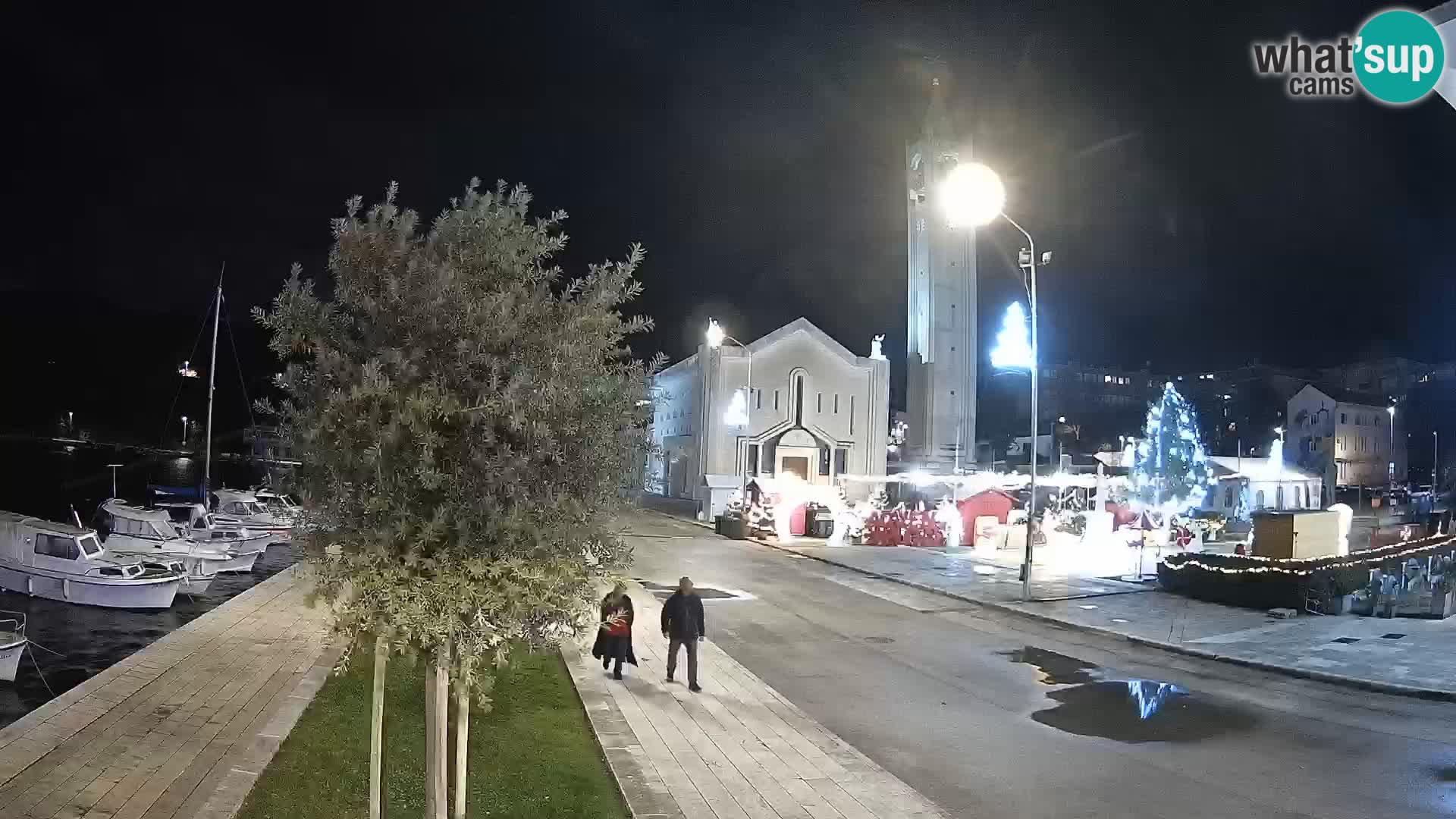 Ploče Webcam | Captivating Views of Riva and the Cathedral