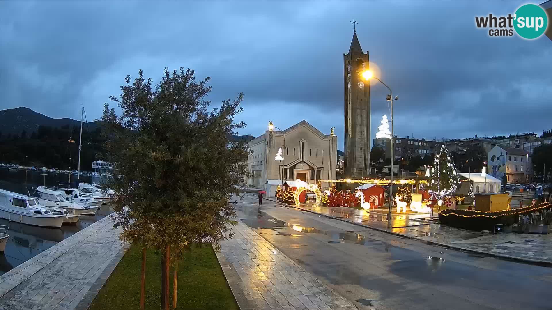 Ploče Webcam | Captivating Views of Riva and the Cathedral