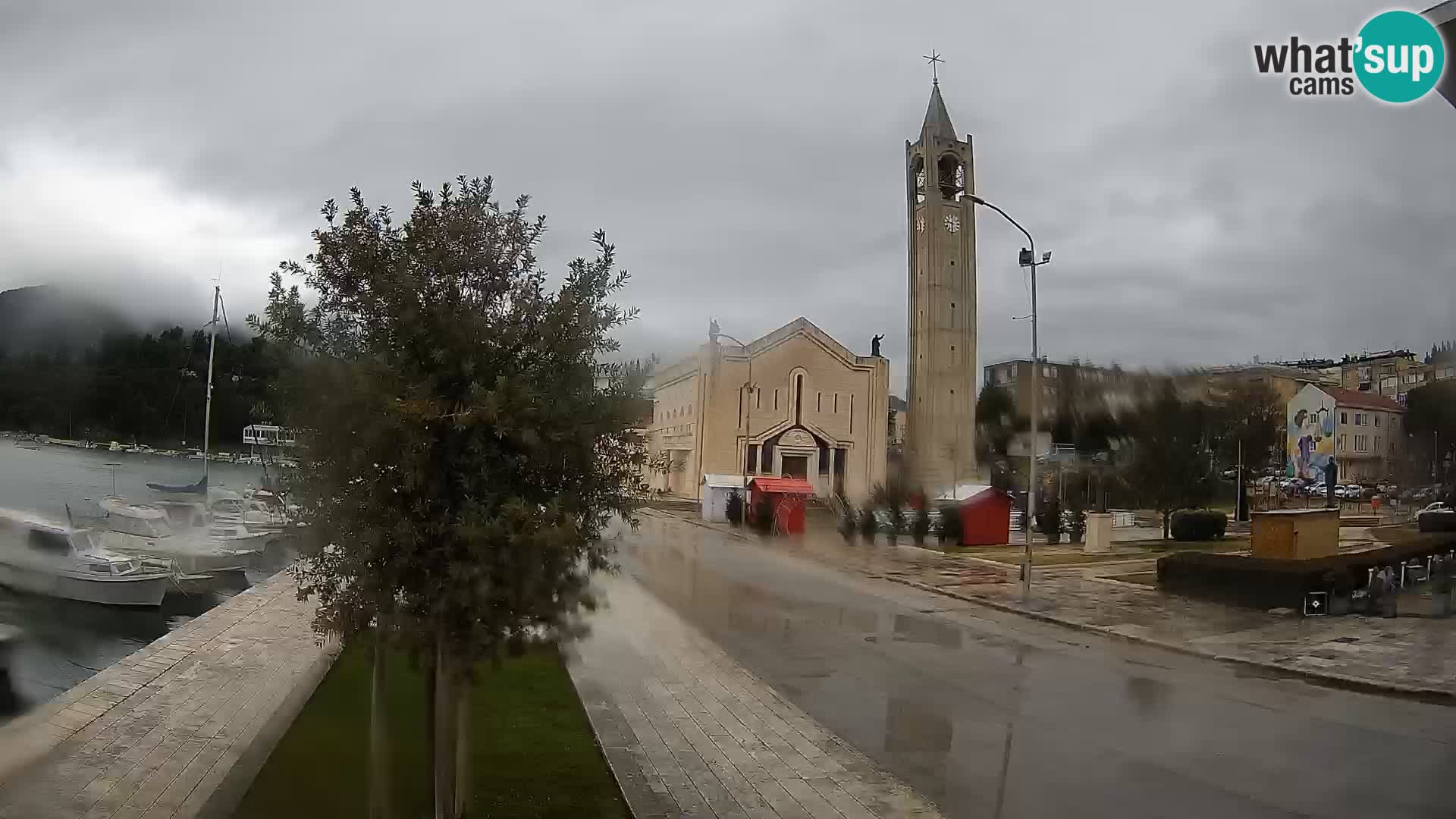 Ploče Webcam | Captivating Views of Riva and the Cathedral