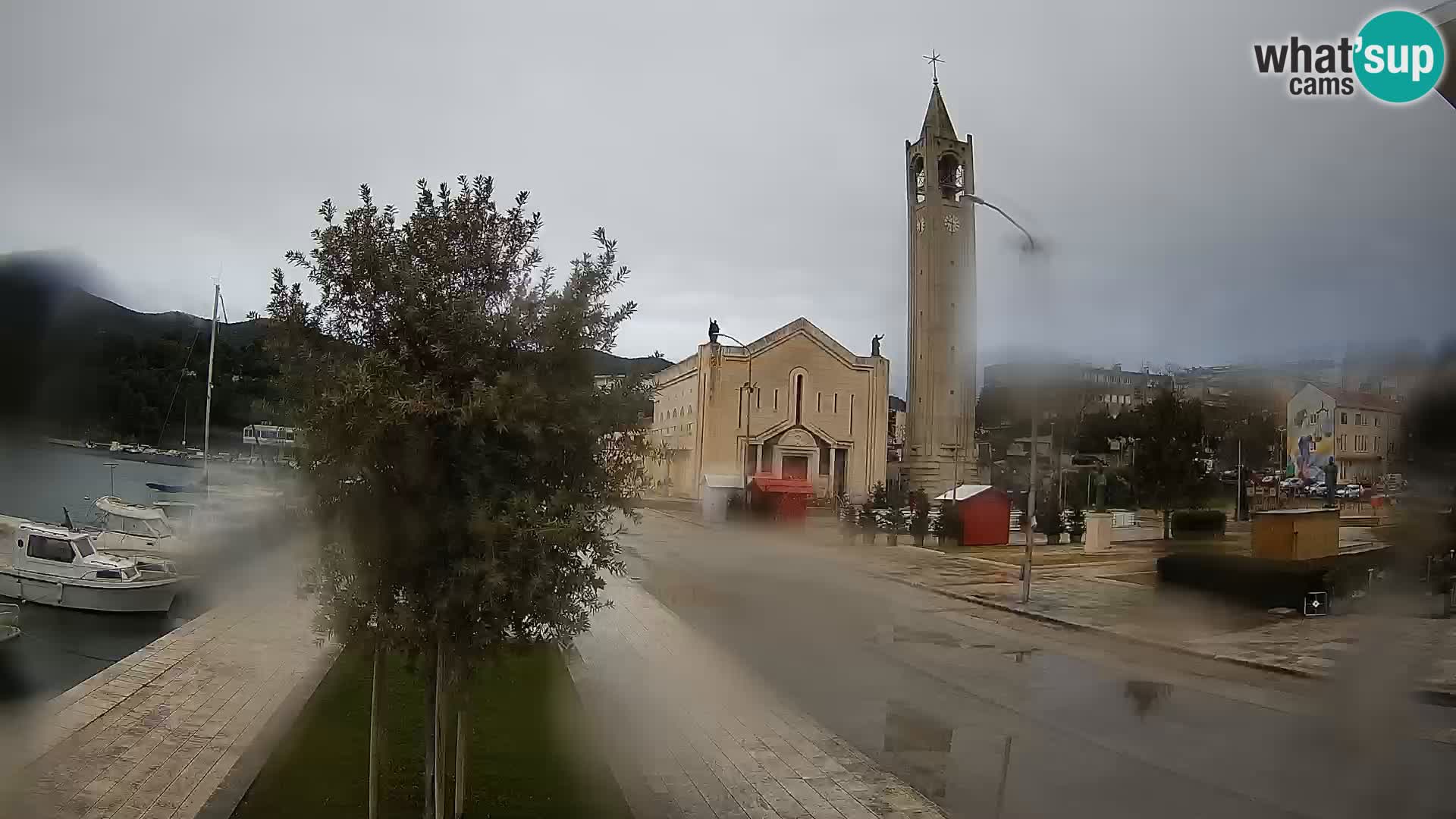 Ploče Webcam | Captivating Views of Riva and the Cathedral