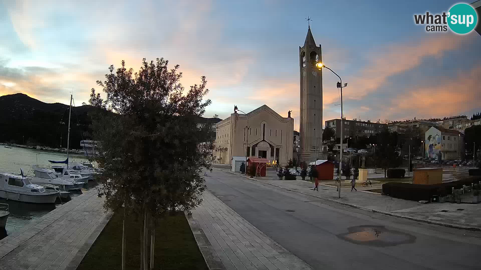 Ploče Cámara web | Vistas cautivadoras de Riva y la Catedral
