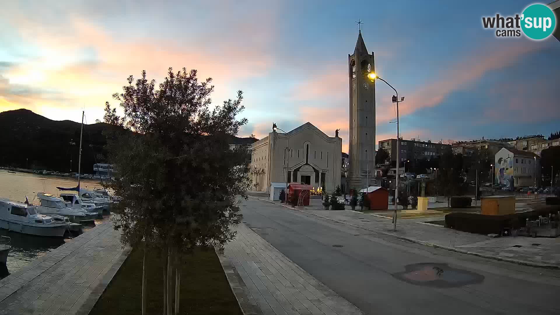 Spletna kamera Ploče | Osupljiv pogled na Rivo in katedralo