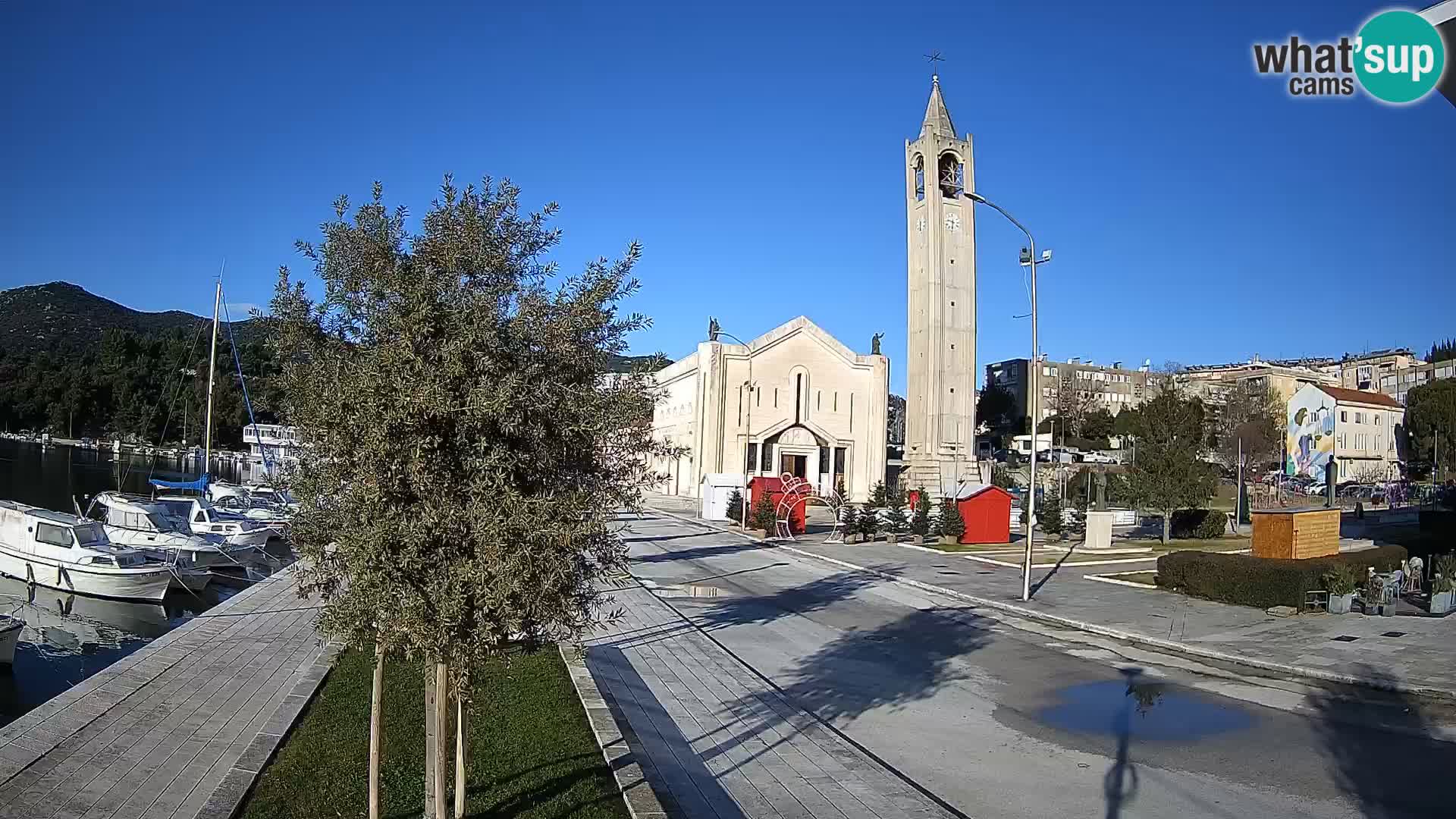 Ploče Webcam | Captivating Views of Riva and the Cathedral