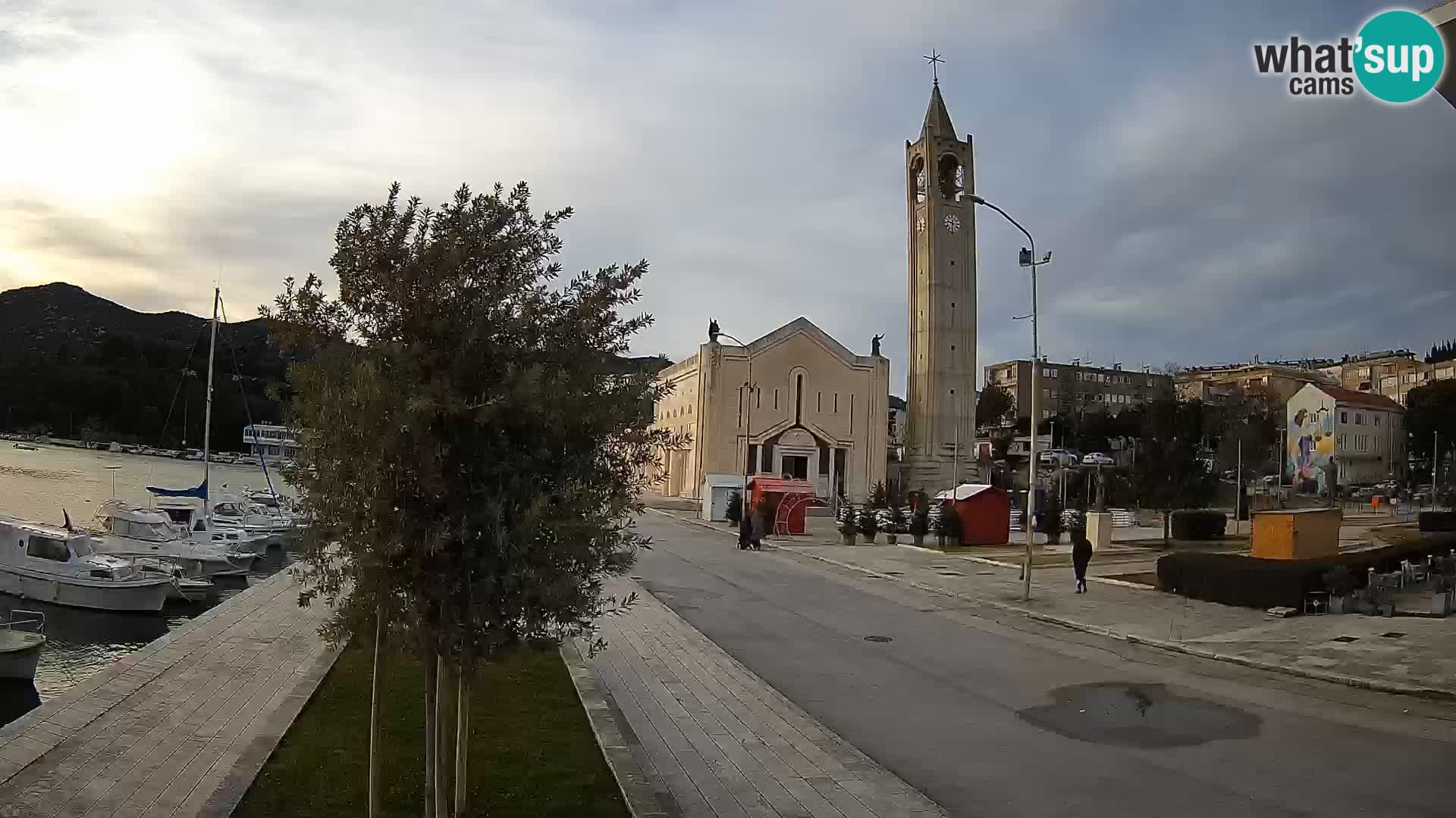 Ploče Webcam | Captivating Views of Riva and the Cathedral