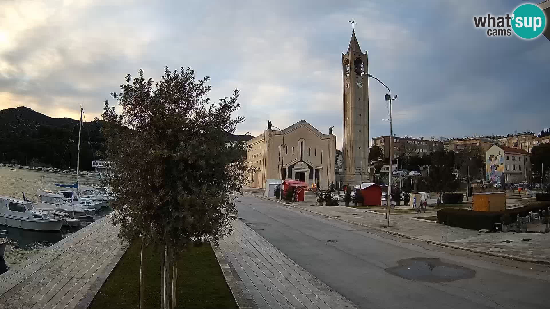 Ploče Webcam | Captivating Views of Riva and the Cathedral