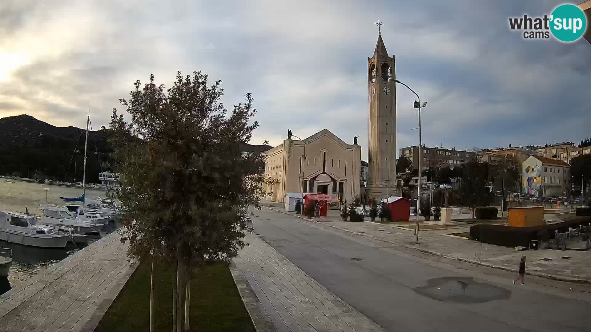 Ploče Cámara web | Vistas cautivadoras de Riva y la Catedral