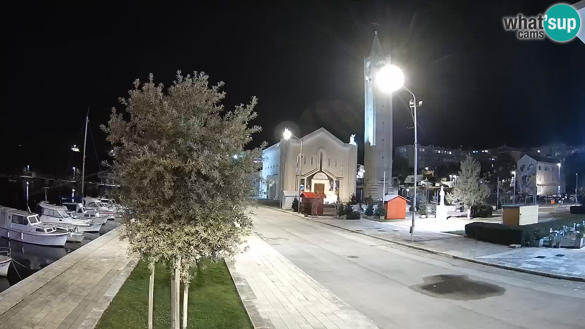 Ploče Webcam | Captivating Views of Riva and the Cathedral