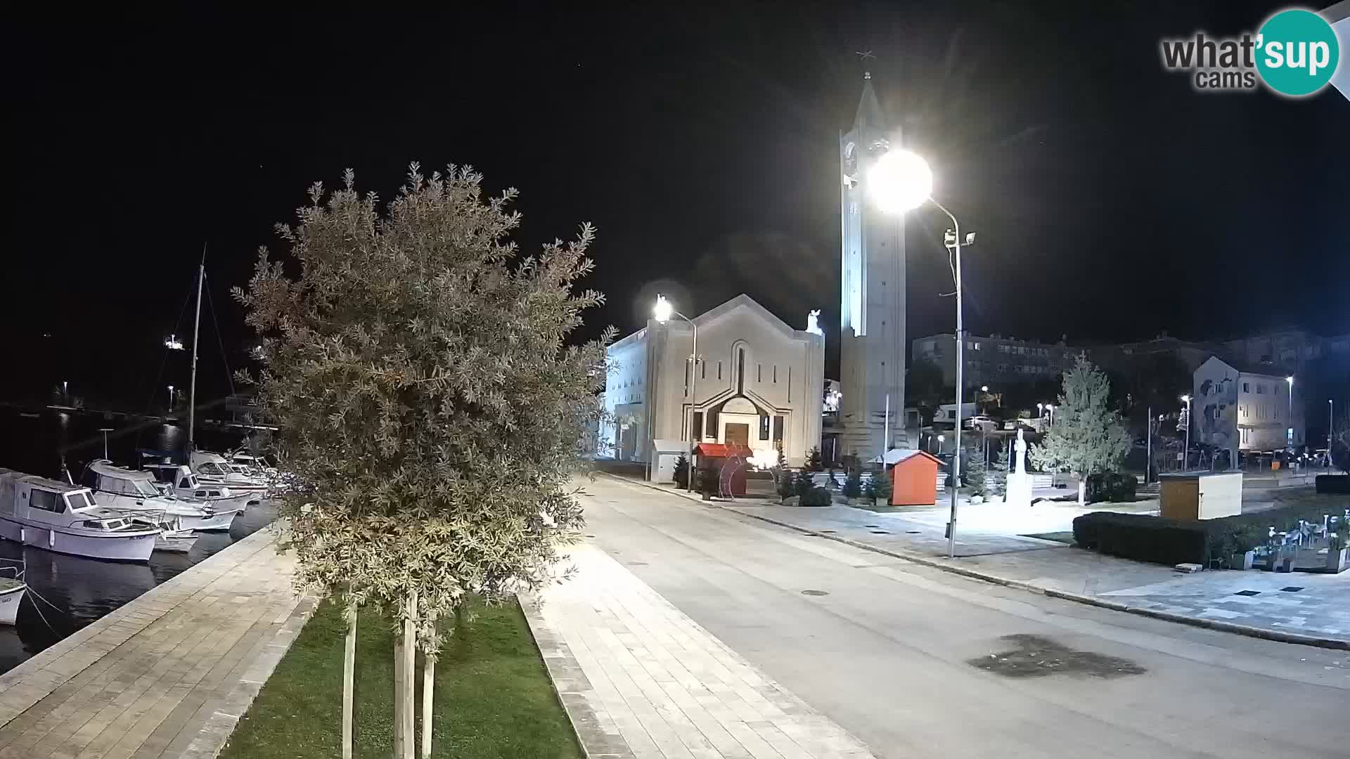 Ploče Webcam | Captivating Views of Riva and the Cathedral